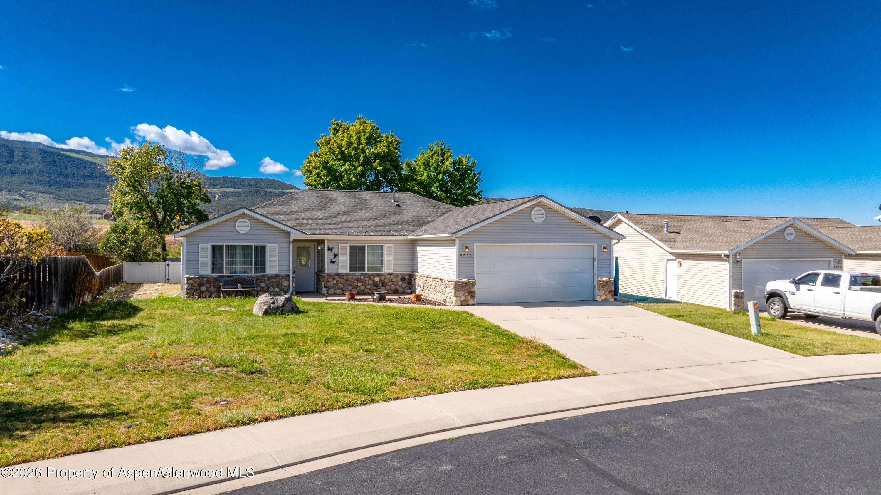 256 Cliff View Circle Property Photo 1