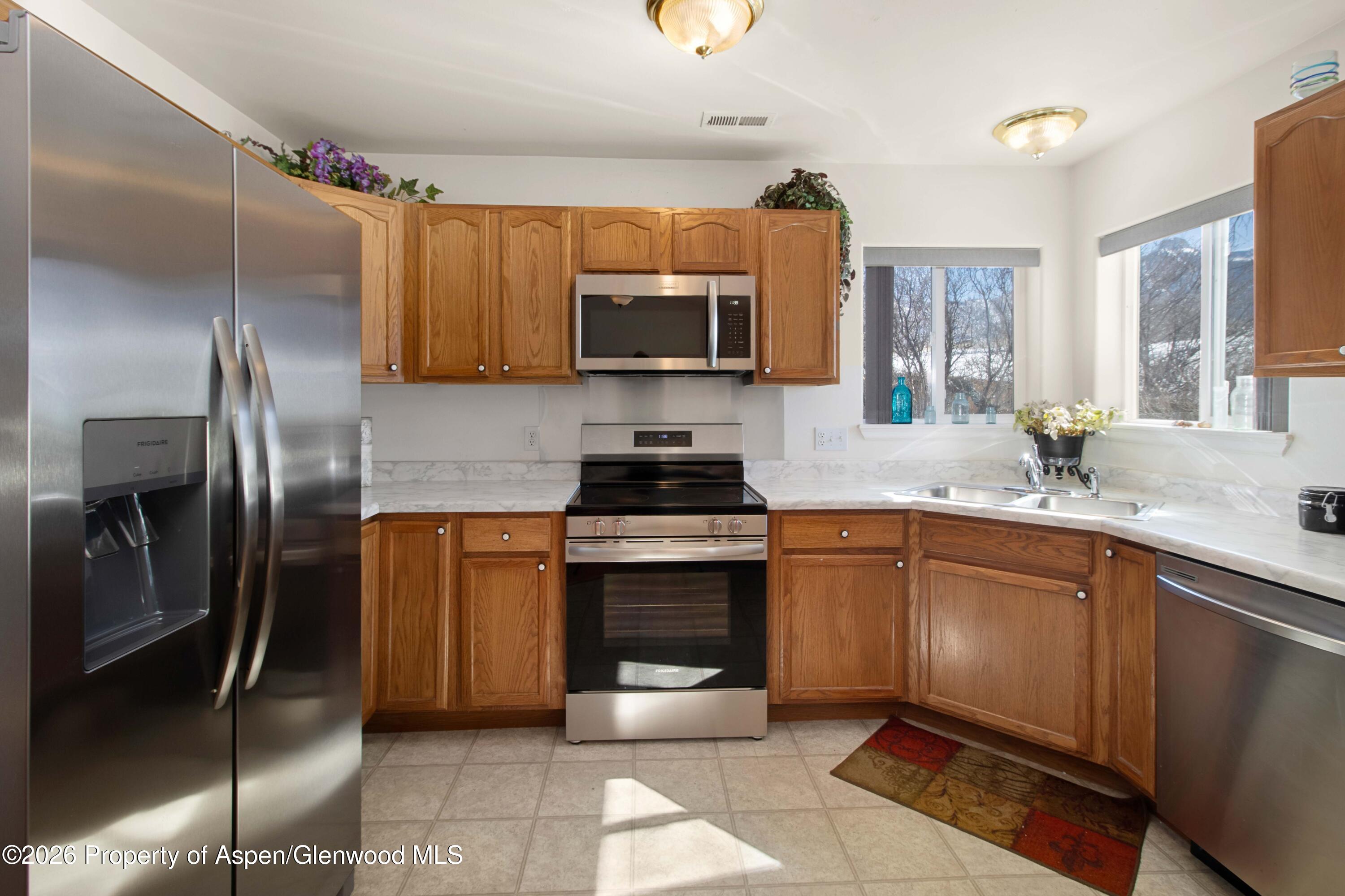 256 Cliff View Circle Property Photo 7