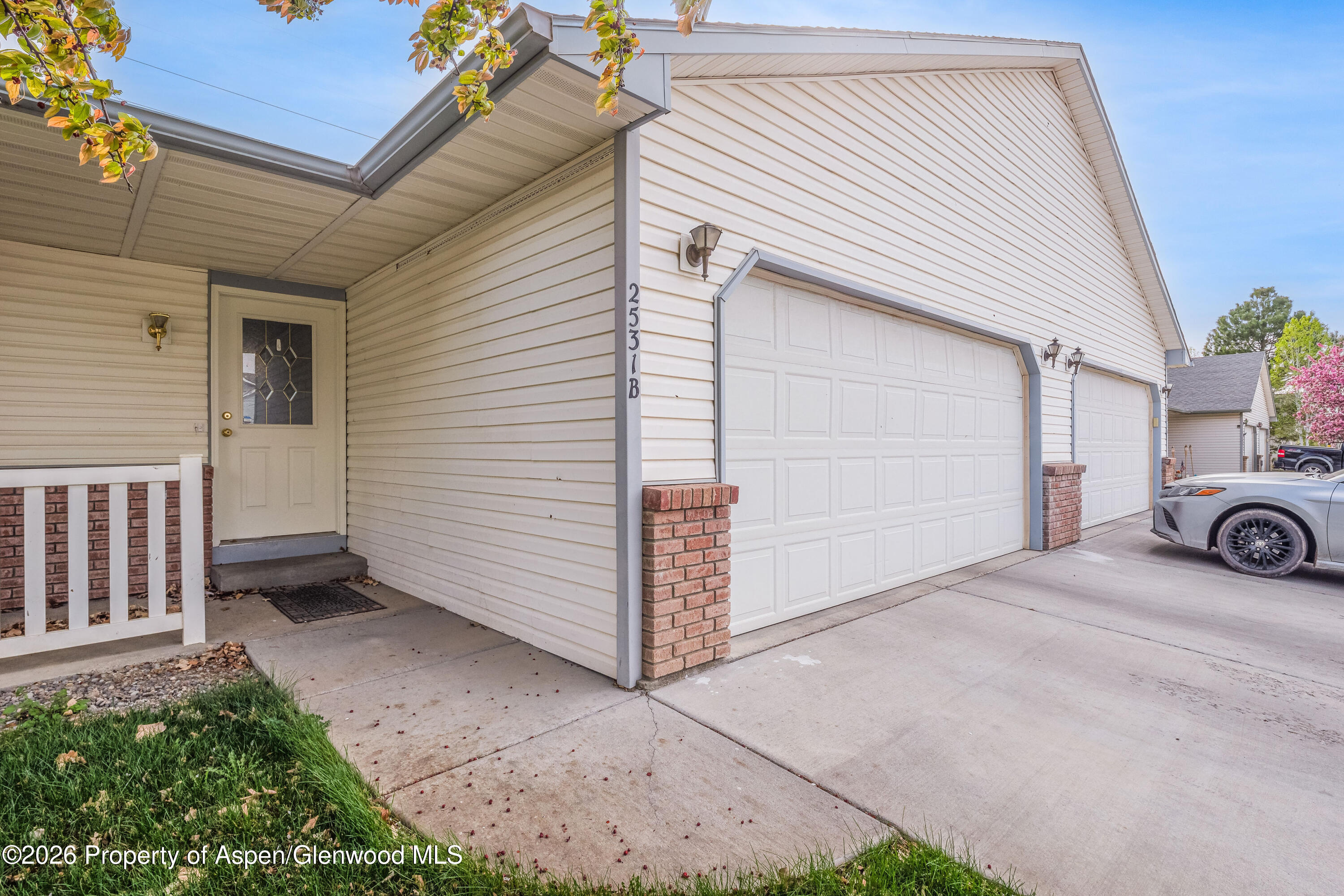 2531 Shetland Court B Property Photo 1