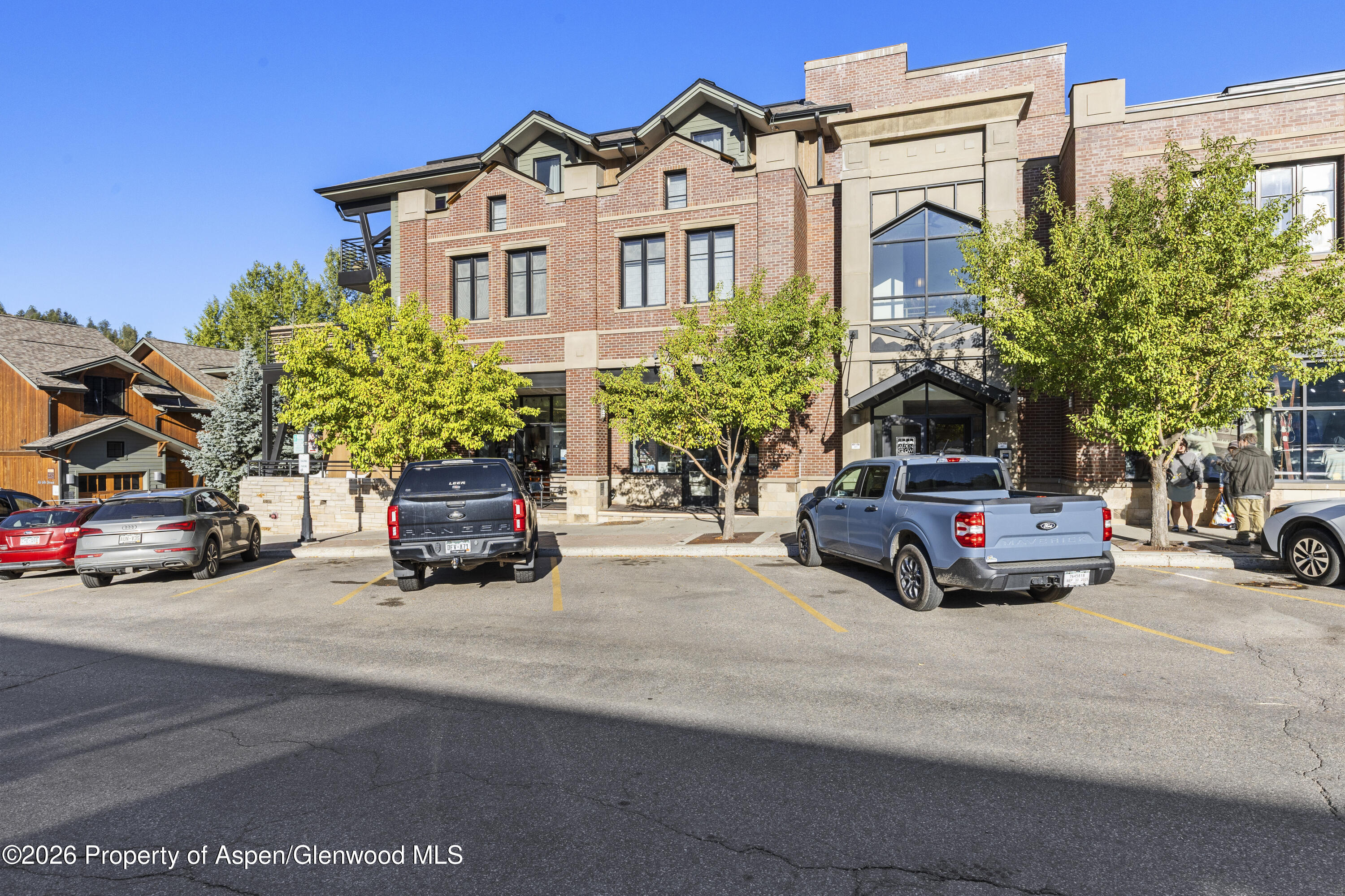 601 Lincoln Avenue C4 Property Photo 7