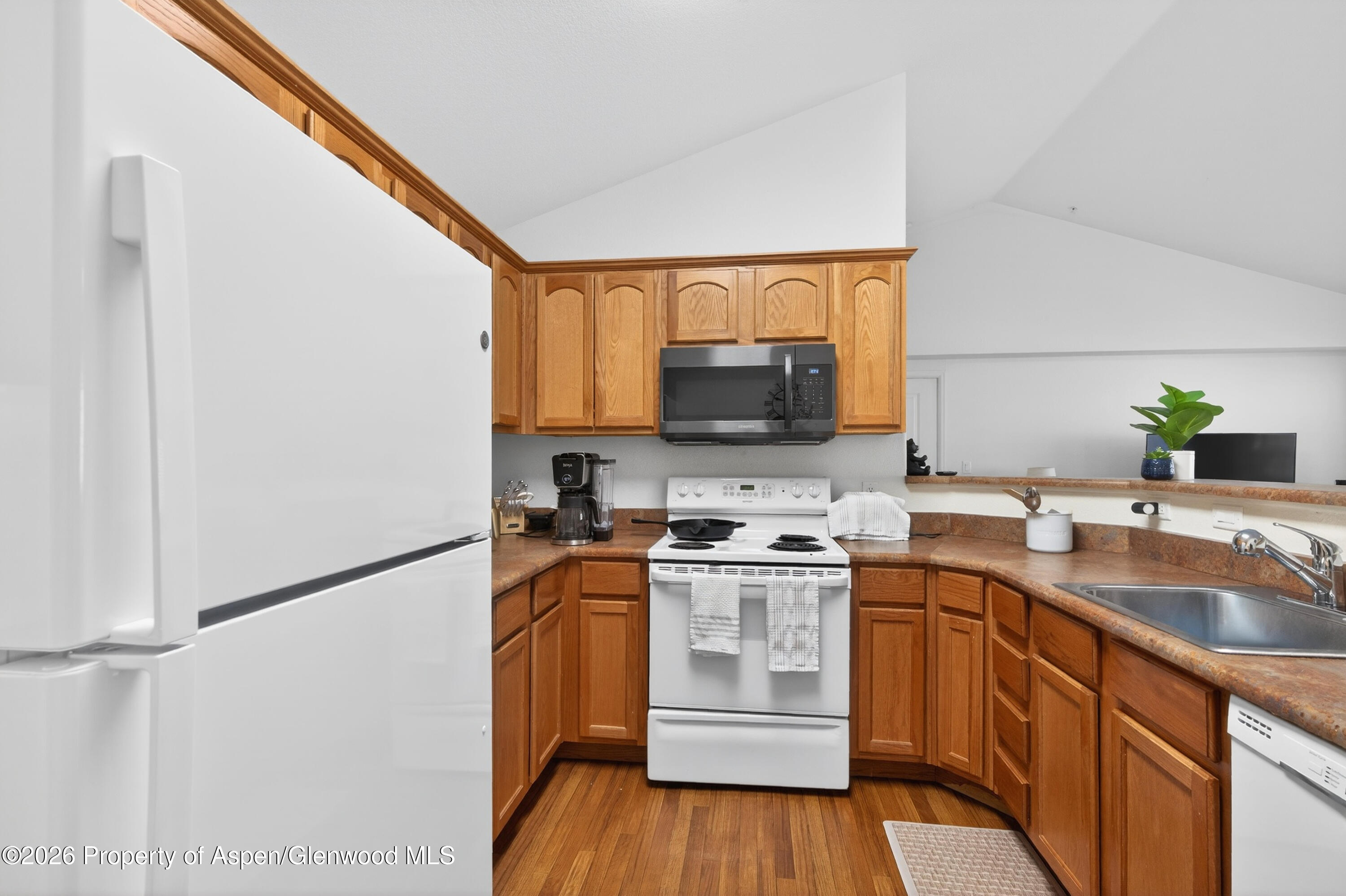 560 River View Drive 706 Property Photo 10