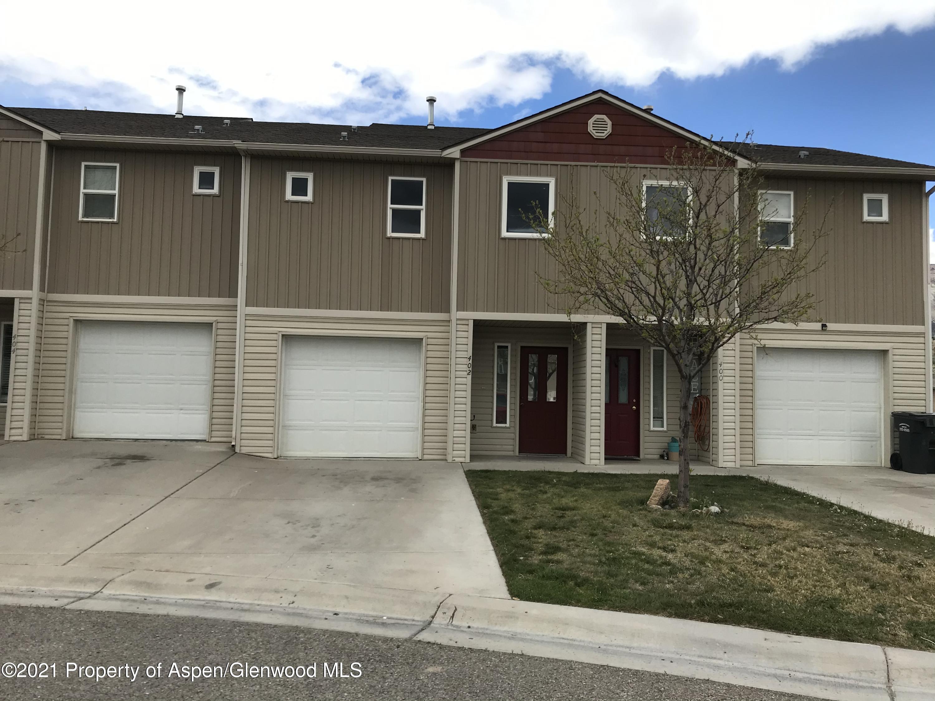 402 Yarrow Circle Property Photo 1