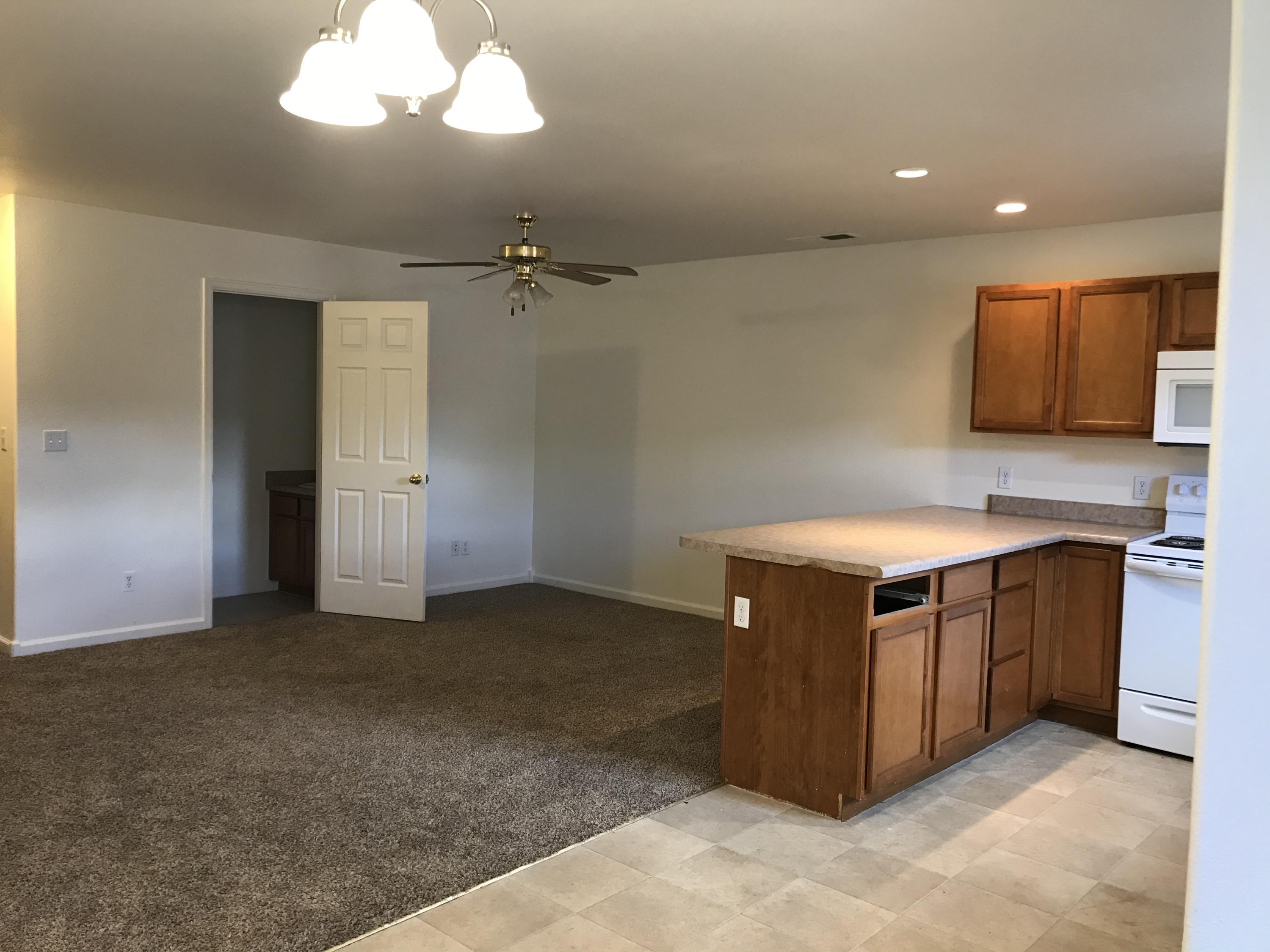 402 Yarrow Circle Property Photo 4