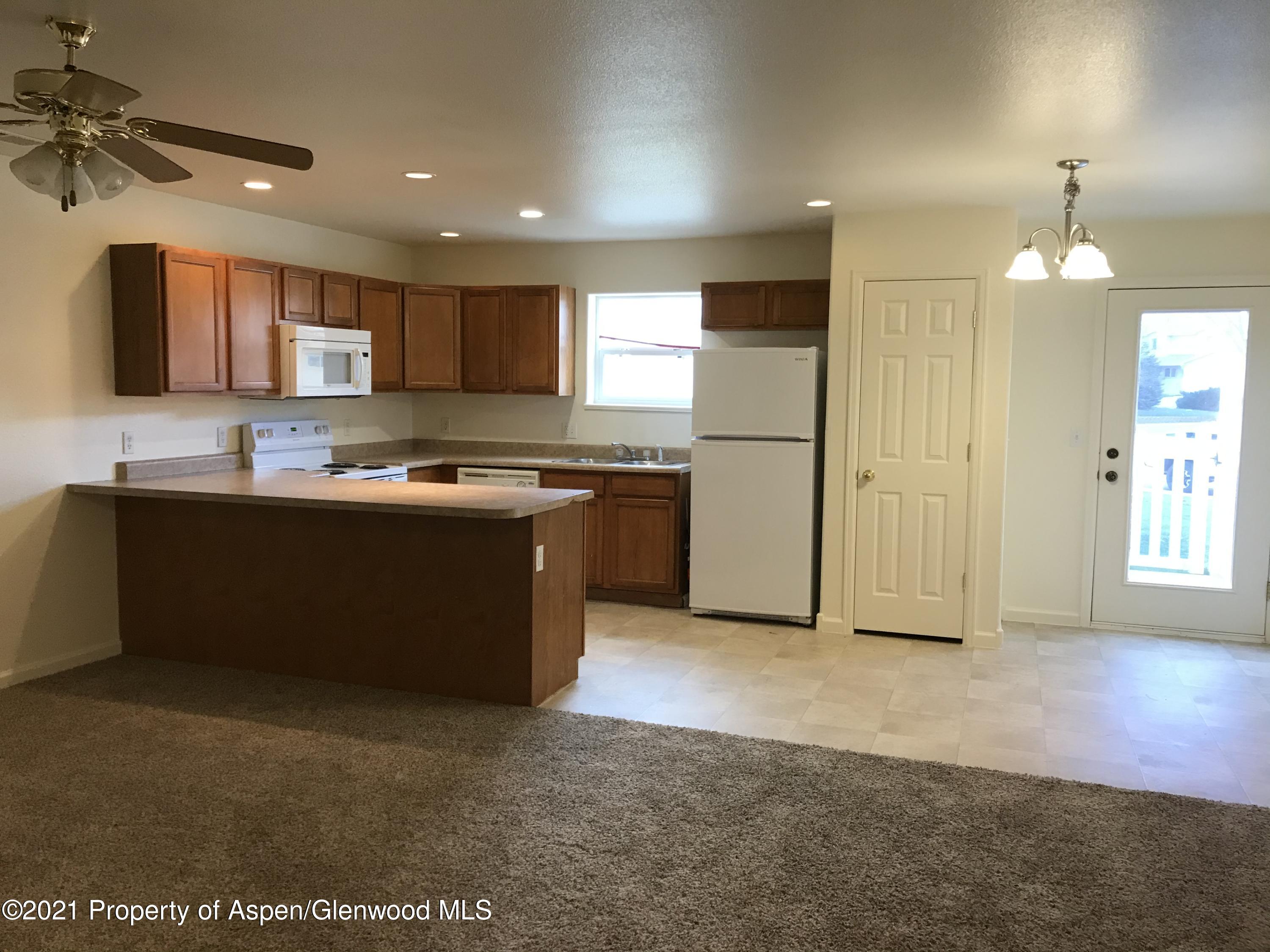 402 Yarrow Circle Property Photo 5