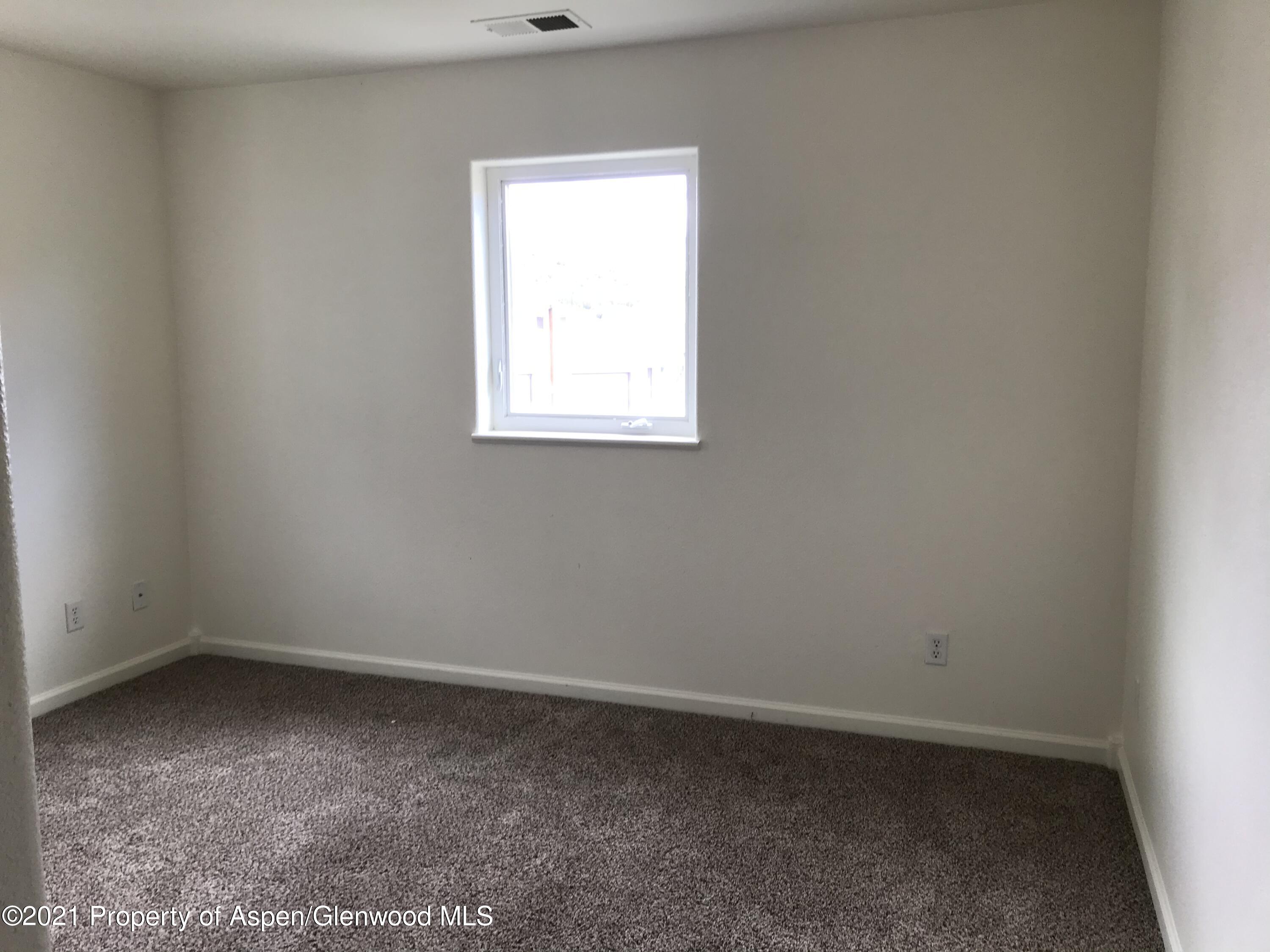 402 Yarrow Circle Property Photo 6