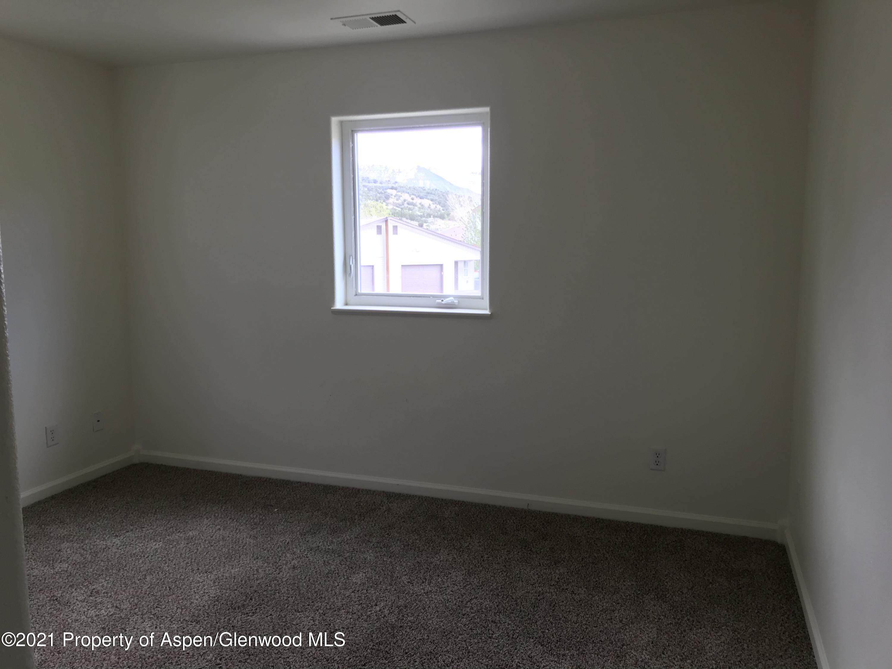 402 Yarrow Circle Property Photo 7