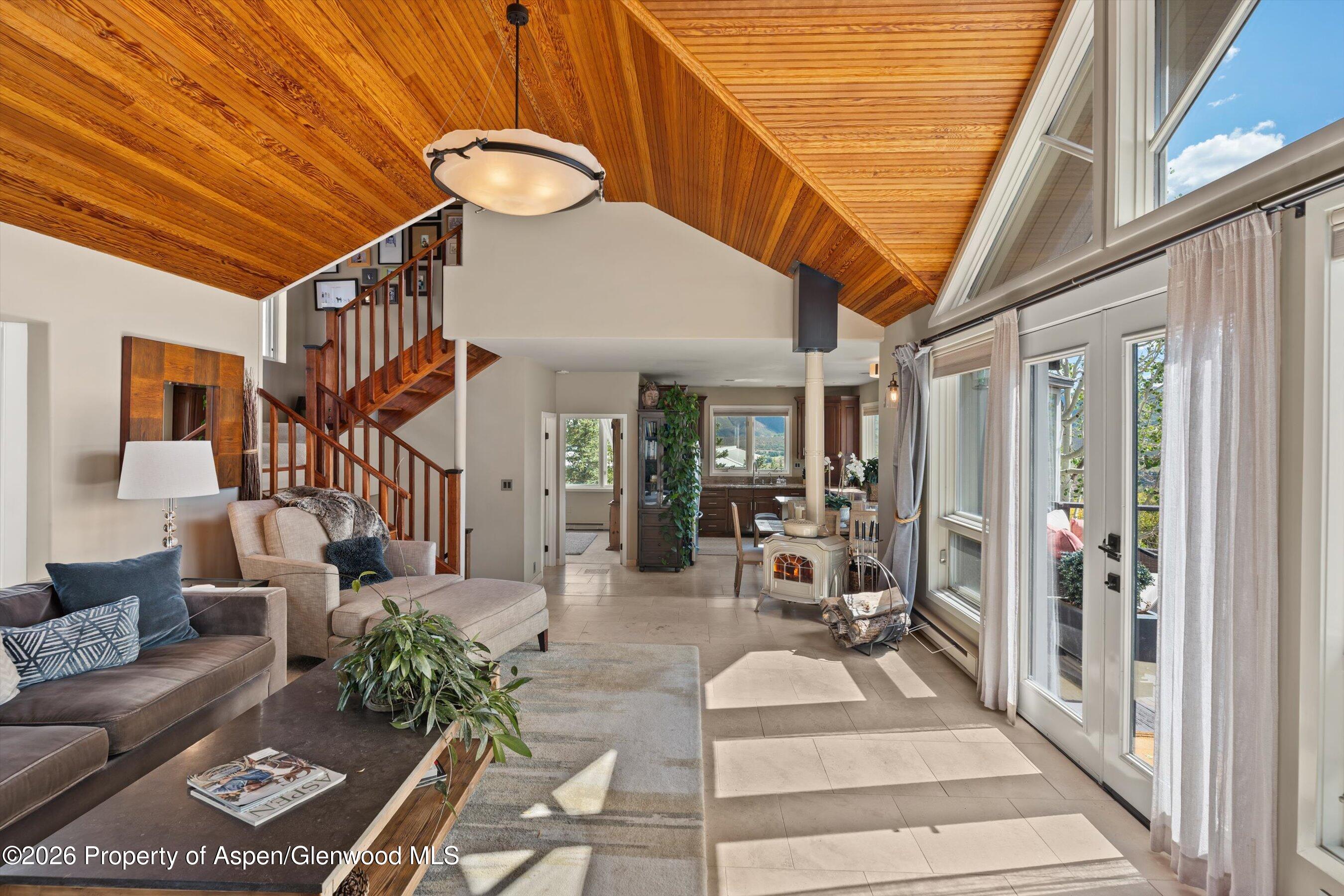 1560 Medicine Bow Road Property Photo 8