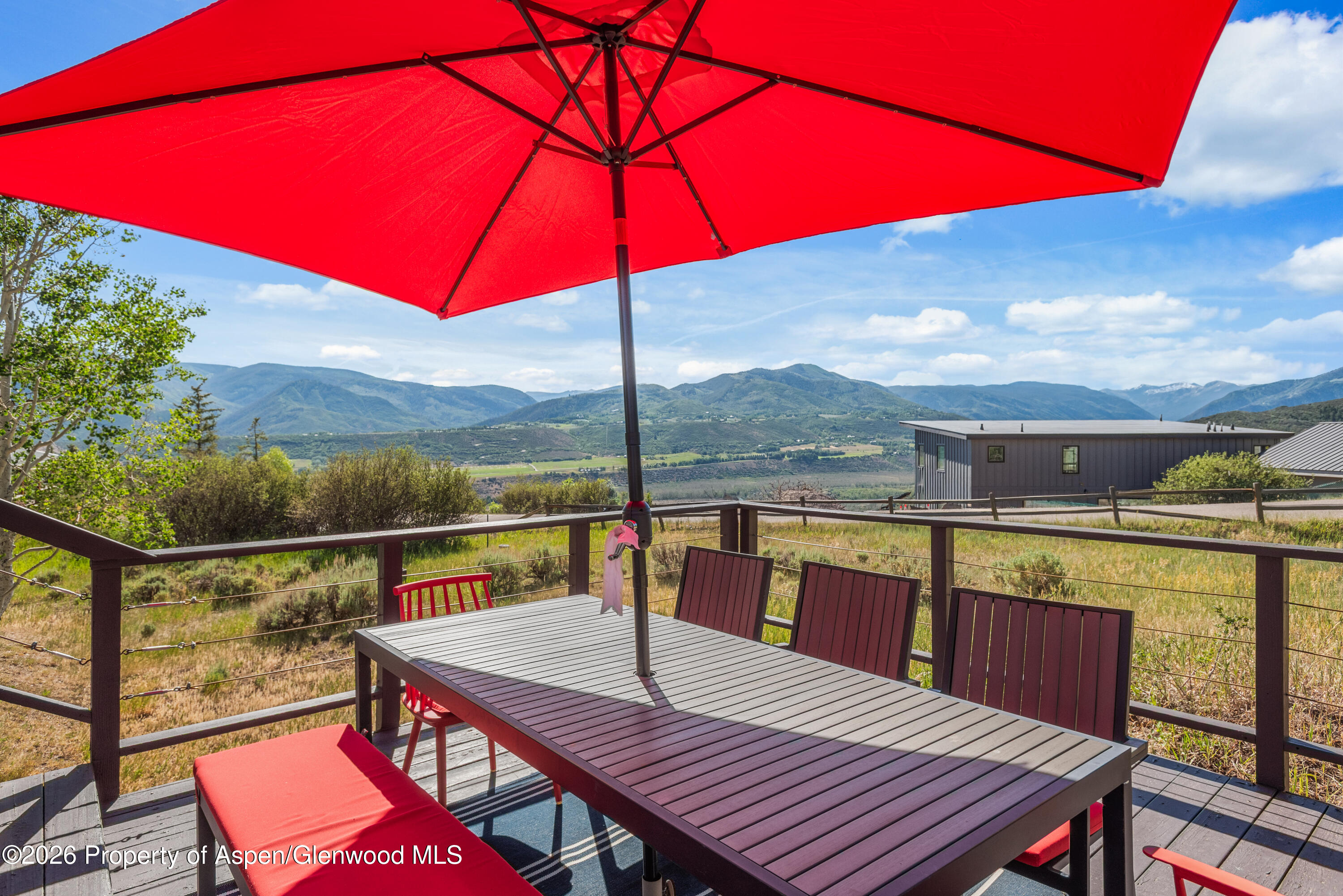 1560 Medicine Bow Road Property Photo 14