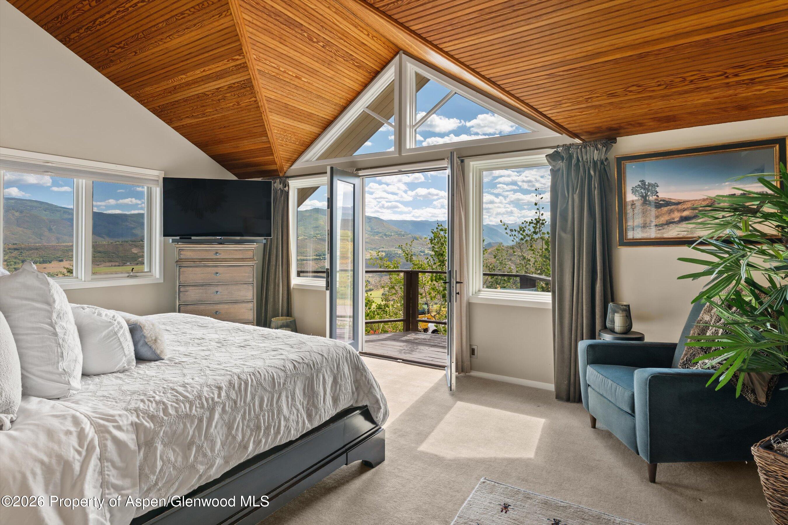 1560 Medicine Bow Road Property Photo 23