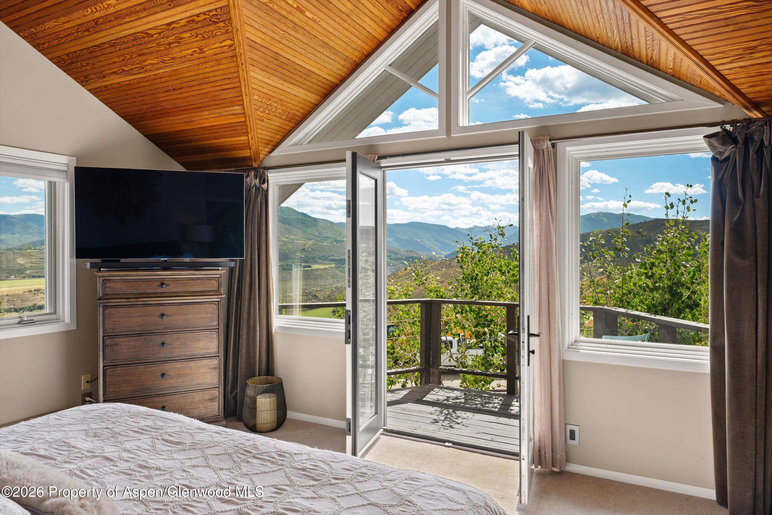 1560 Medicine Bow Road Property Photo 25