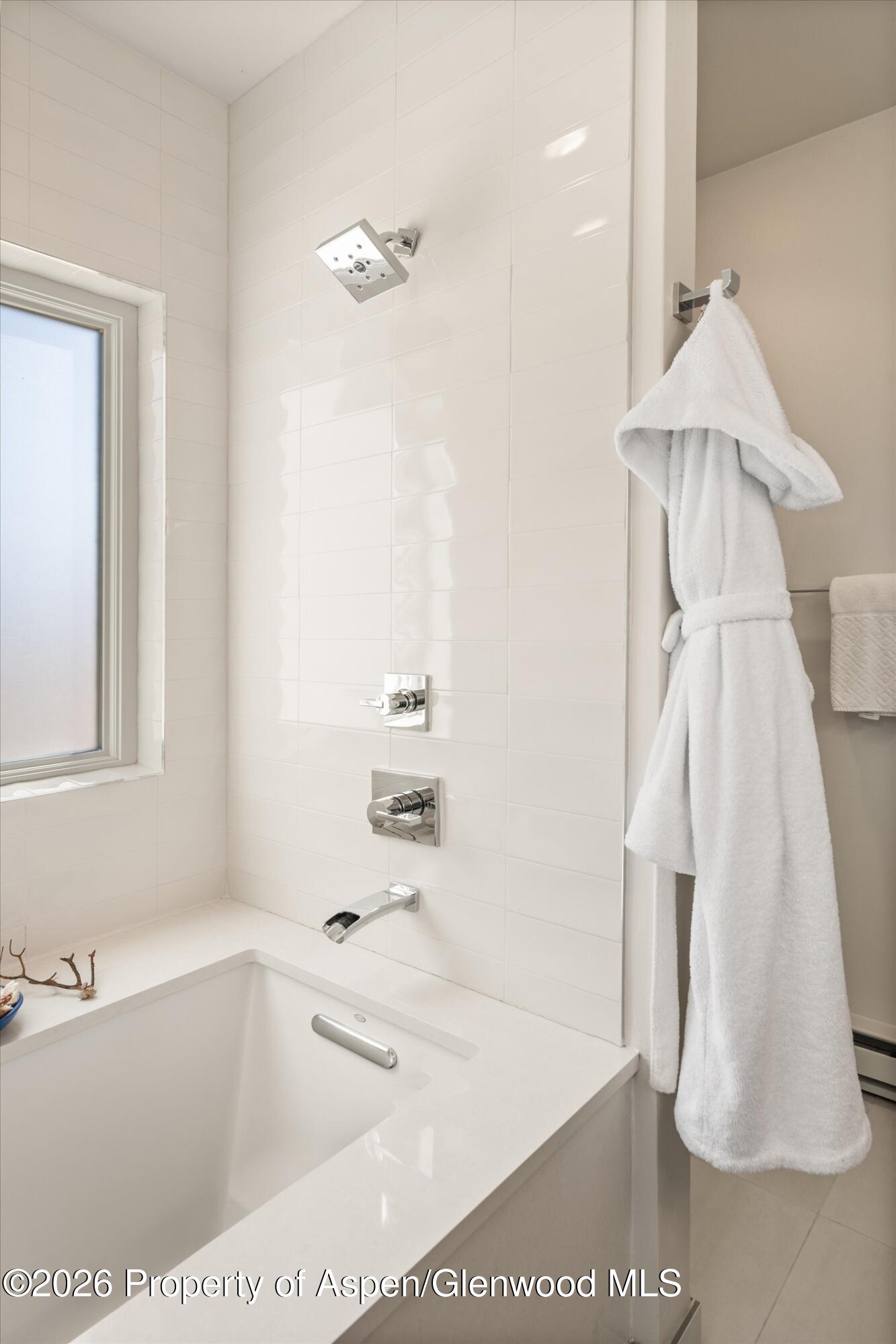 1560 Medicine Bow Road Property Photo 35