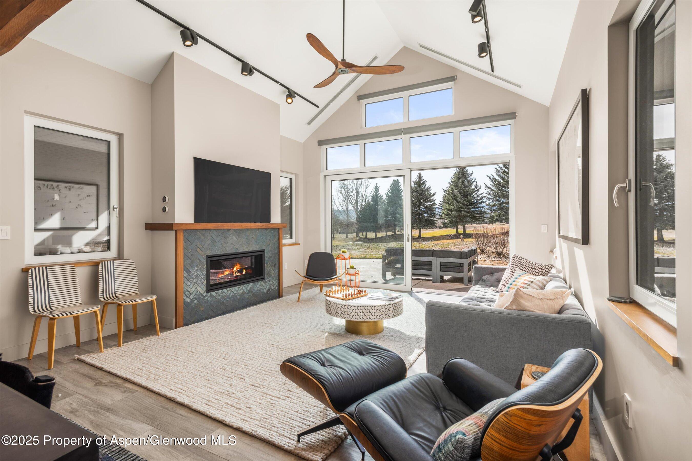 649 Saddleback Road Property Photo 3