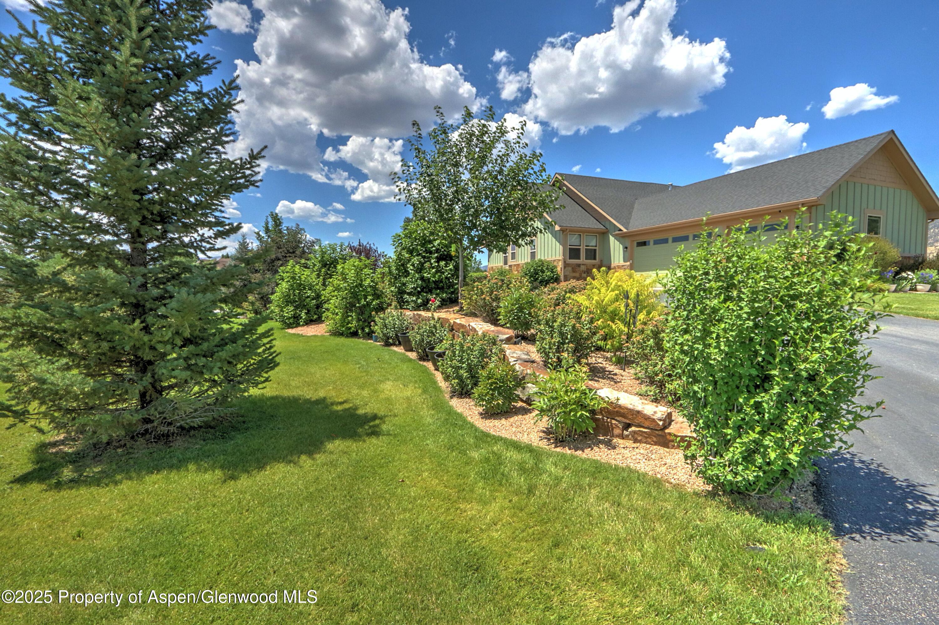 369 N Meadow Drive Property Photo 5