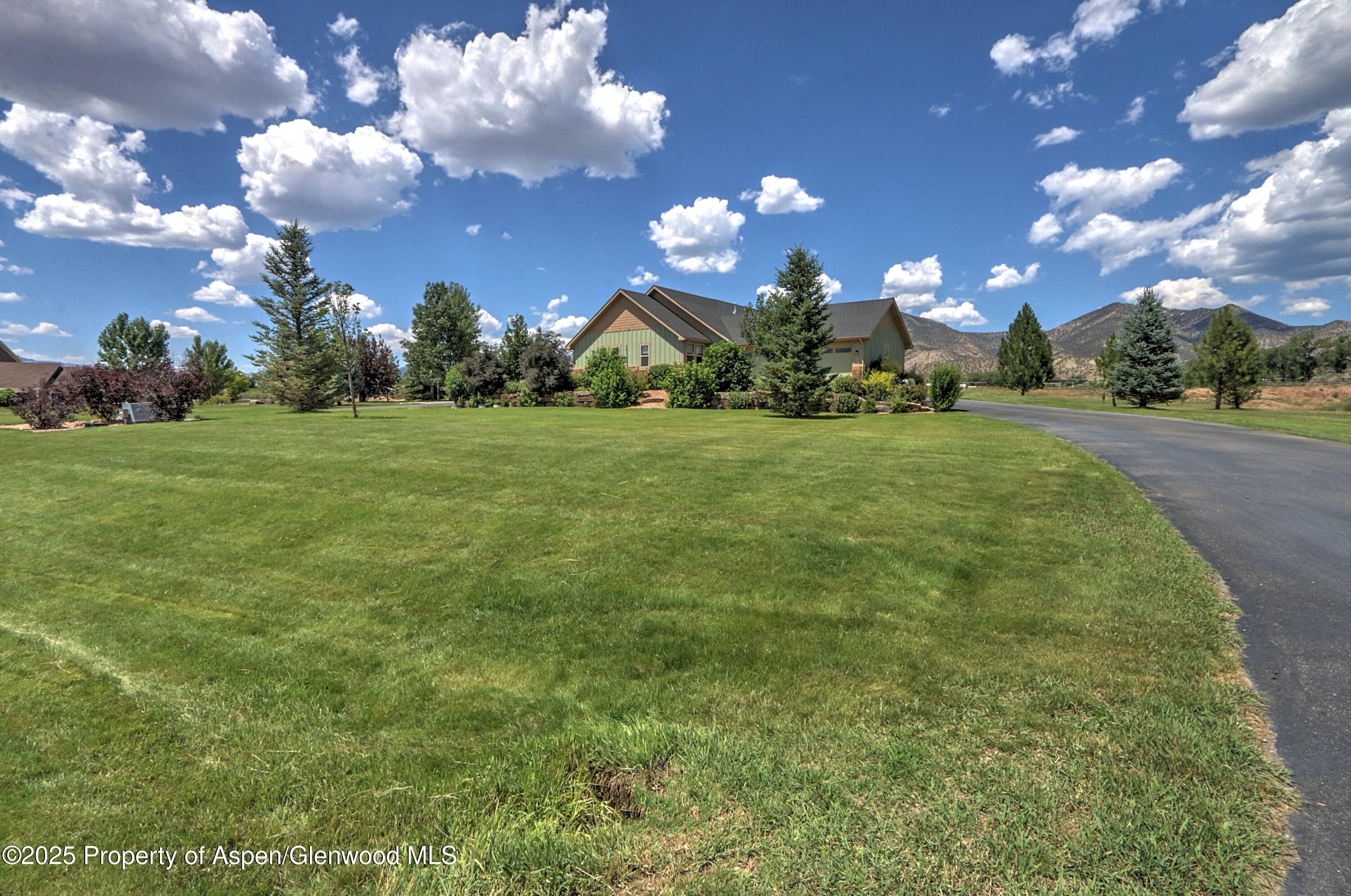 369 N Meadow Drive Property Photo 6