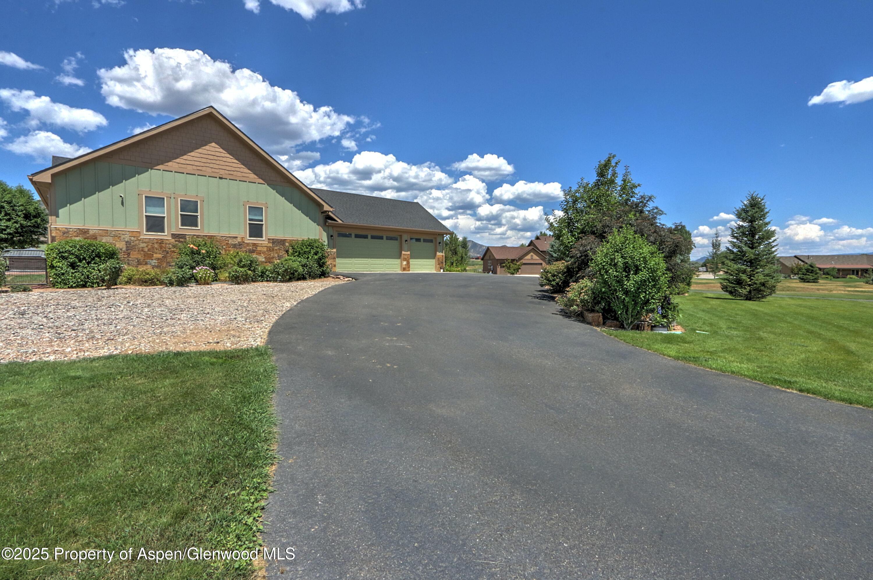 369 N Meadow Drive Property Photo 8