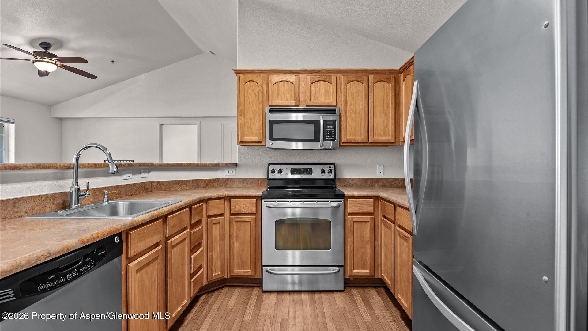 488 River View Drive 407 Property Photo 10