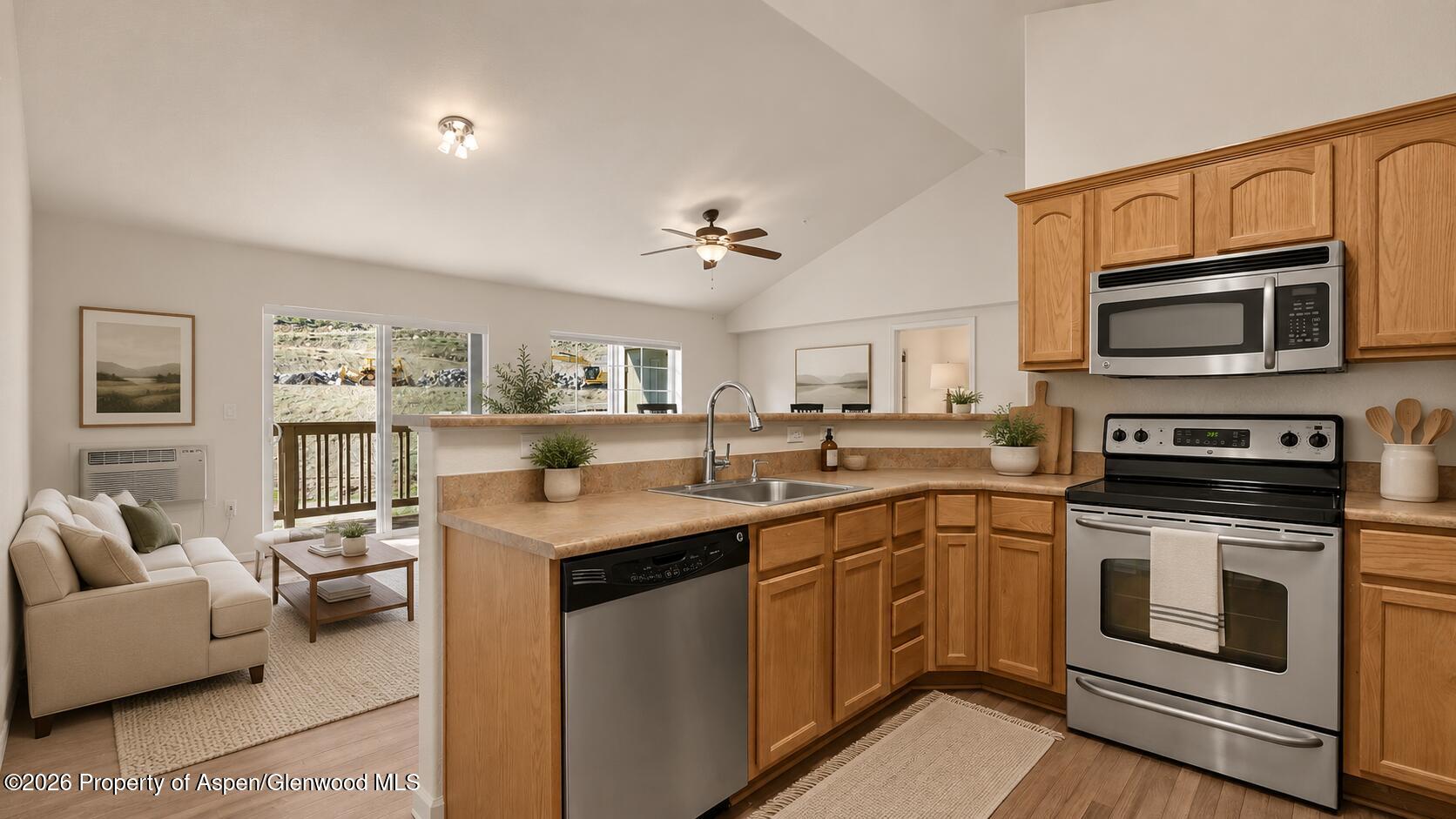 488 River View Drive 407 Property Photo 12