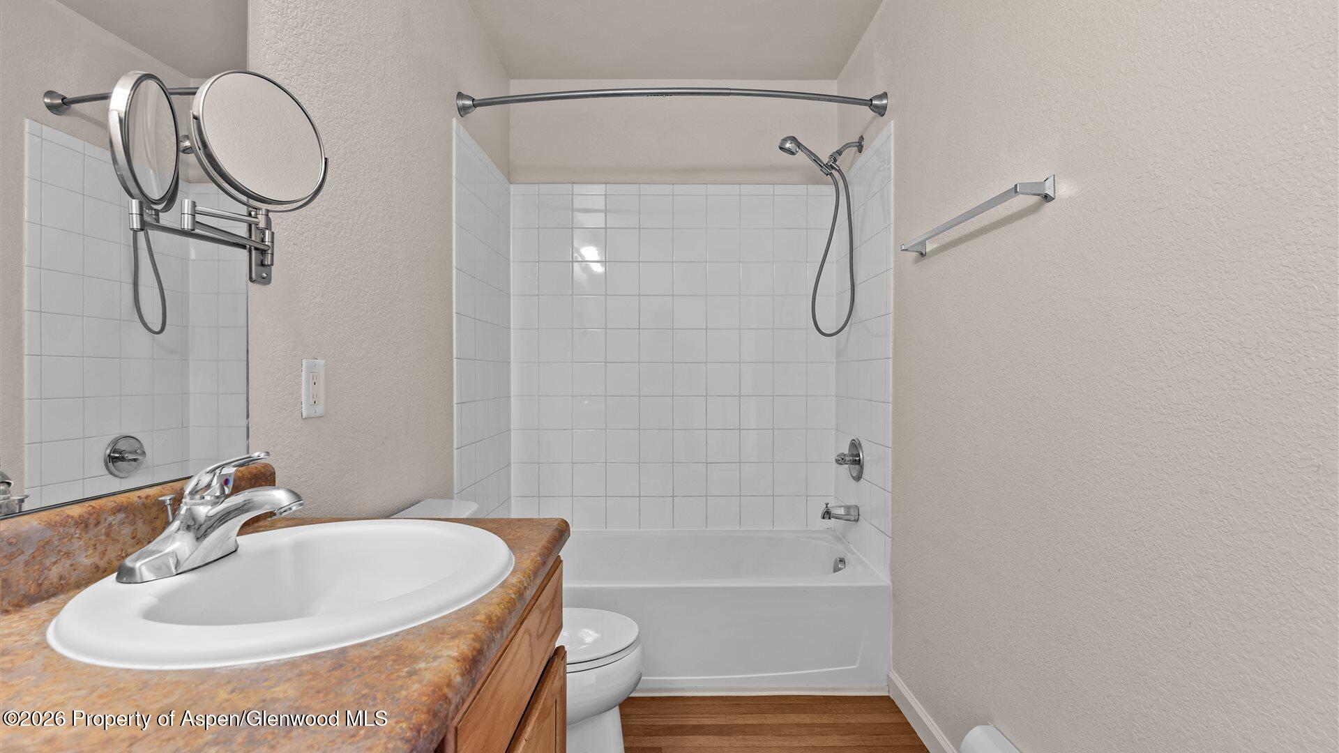 488 River View Drive 407 Property Photo 20
