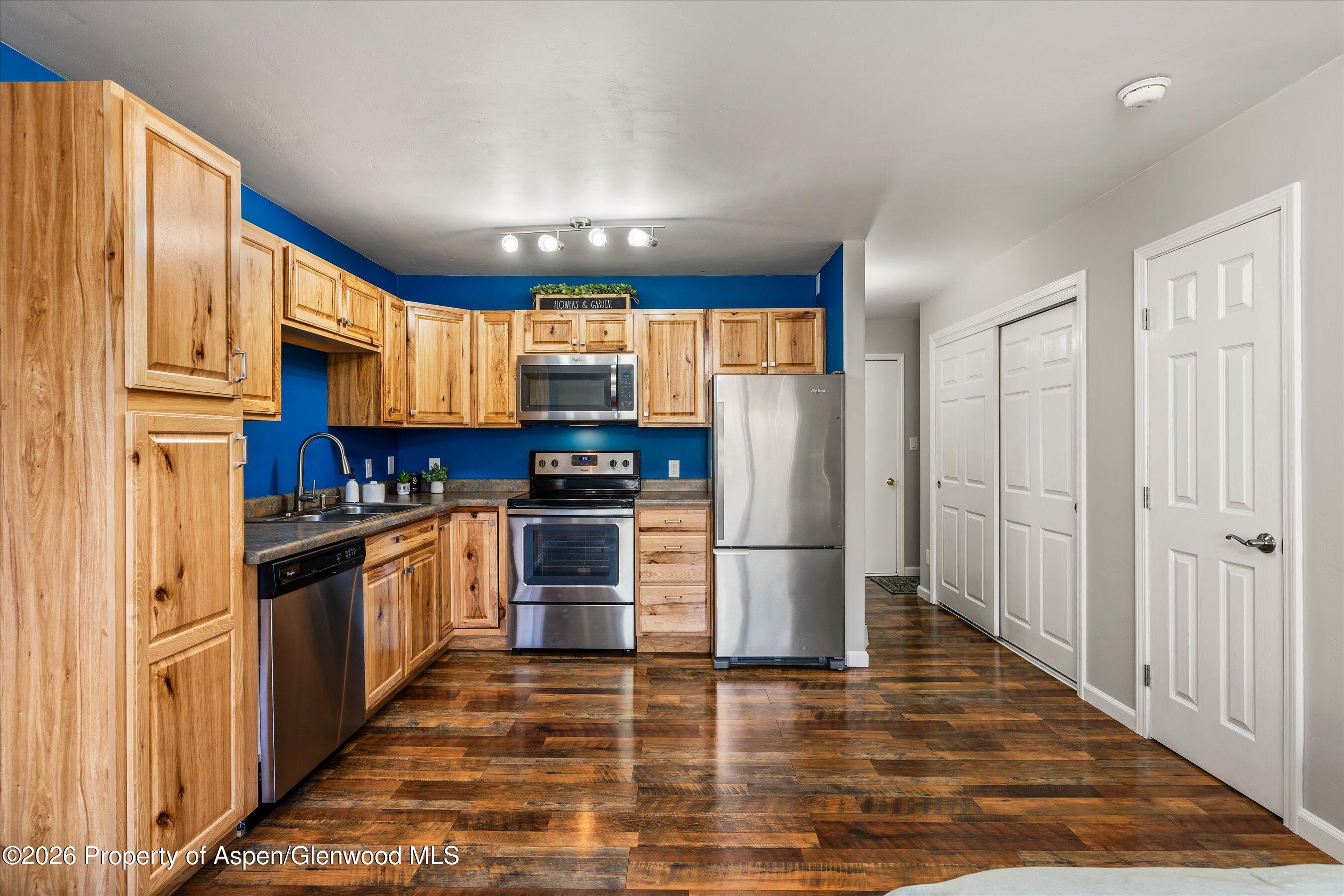1329 Pitkin Avenue 21 Property Photo 5