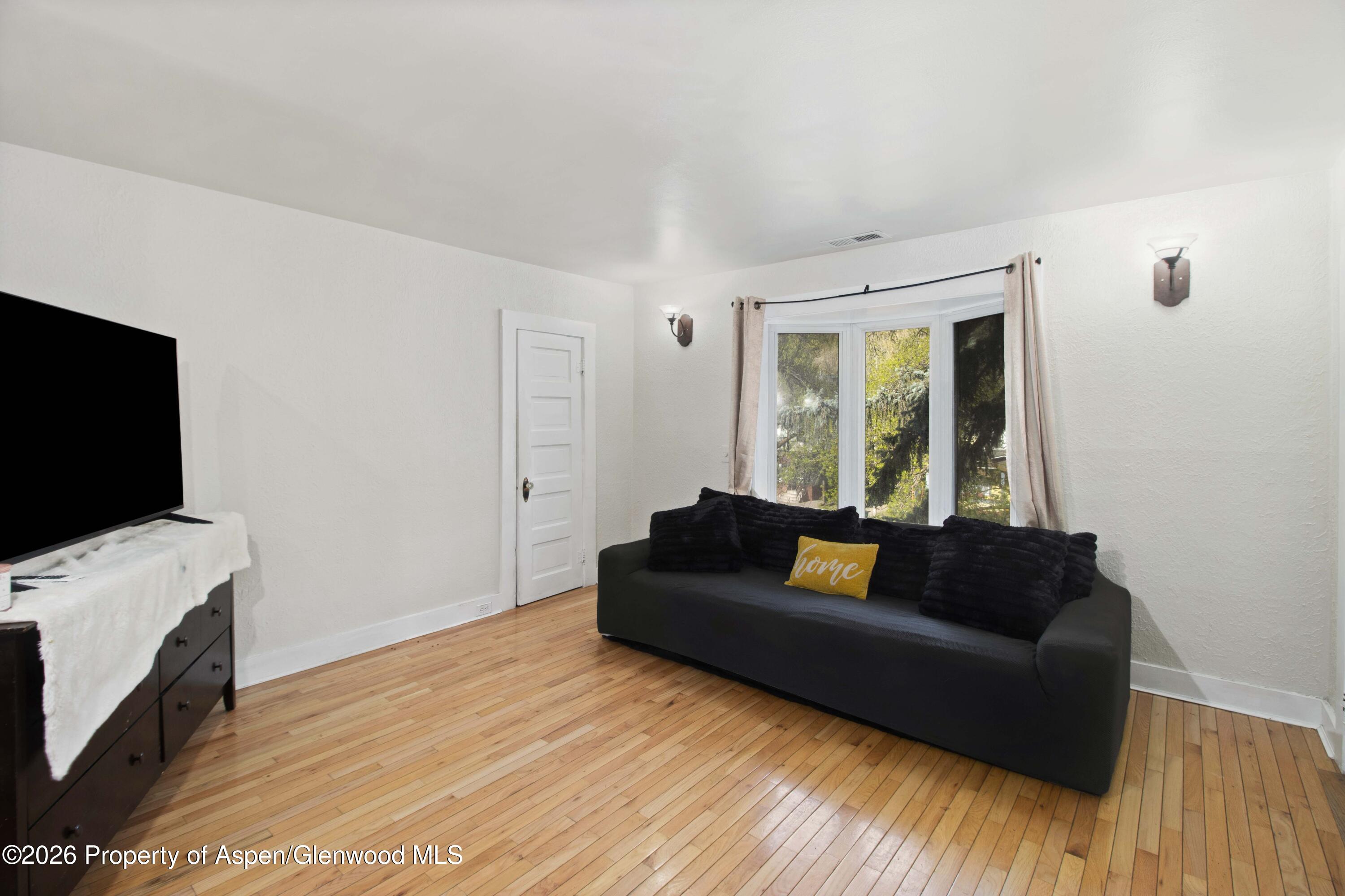 1018 Grand Avenue Property Photo 18