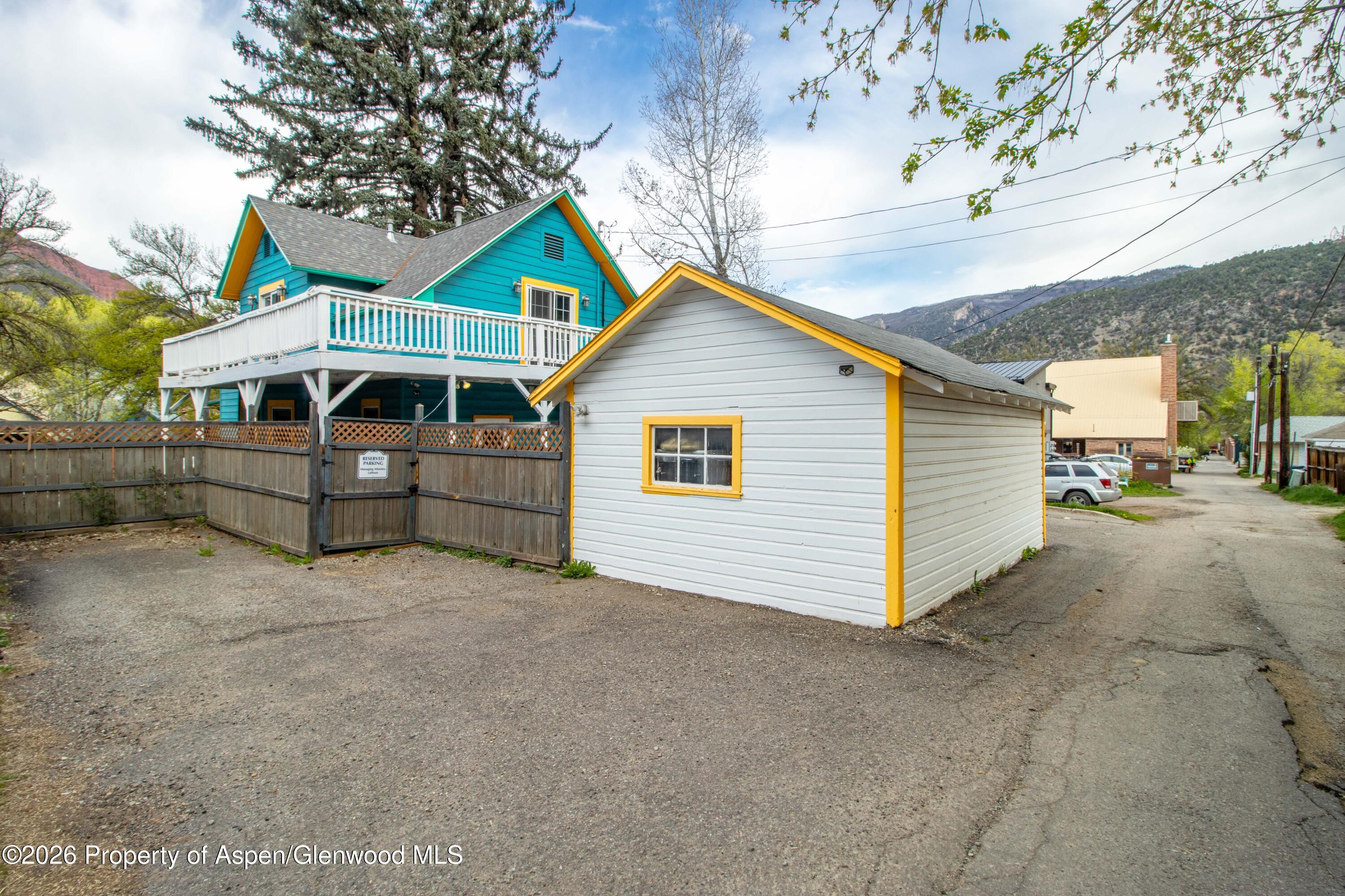 1018 Grand Avenue Property Photo 22