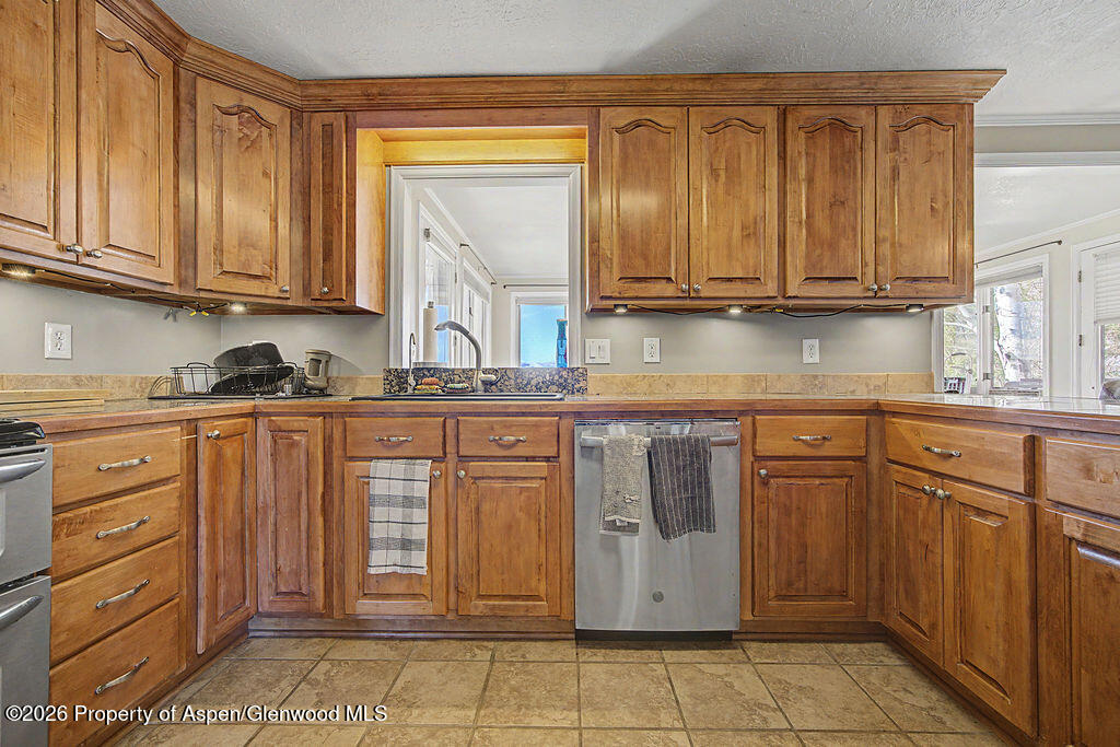2014 E 9th Street Property Photo 2