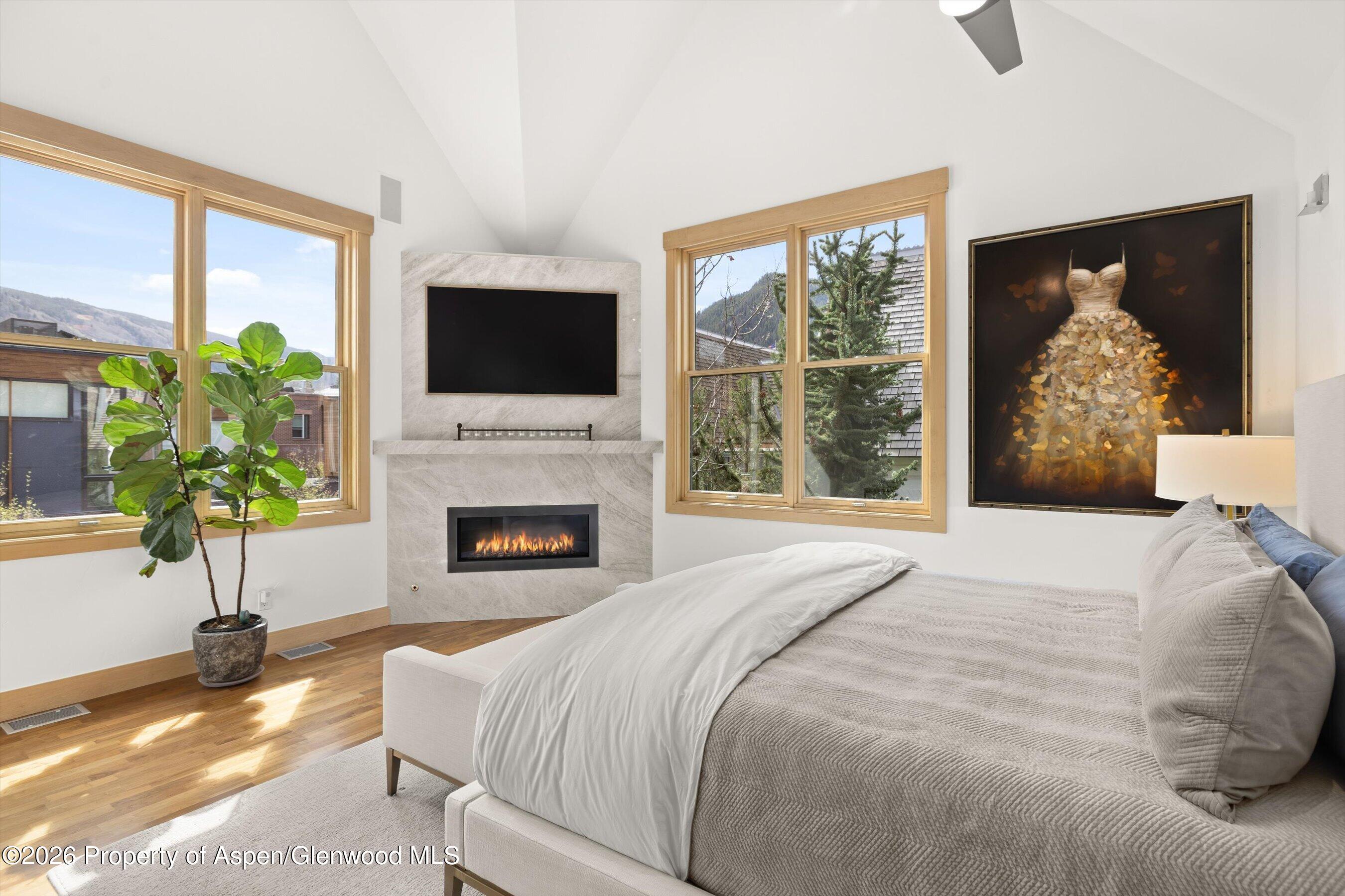 204 N Monarch Street Property Photo 8