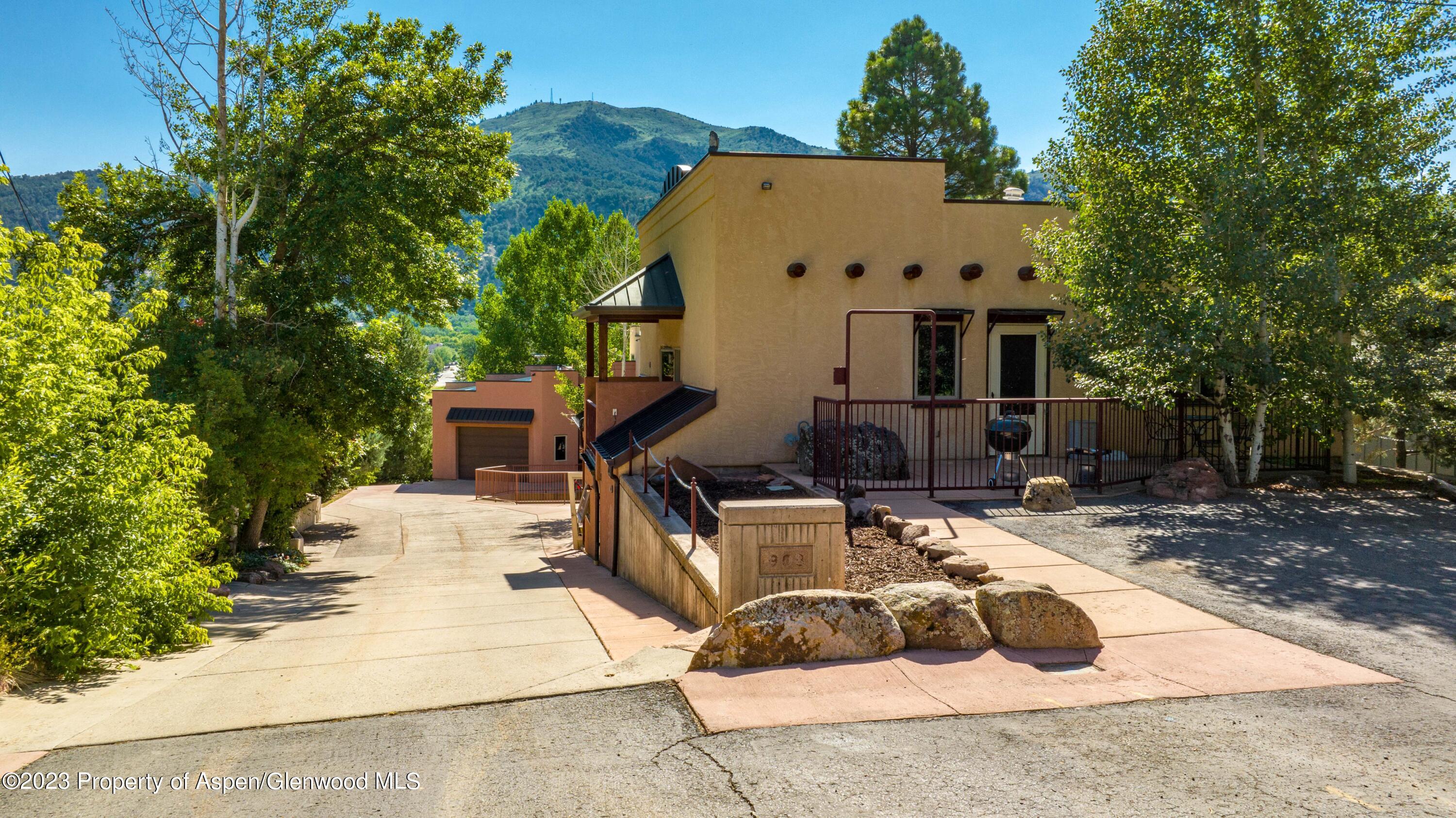 908 Red Mountain Drive Property Photo 2