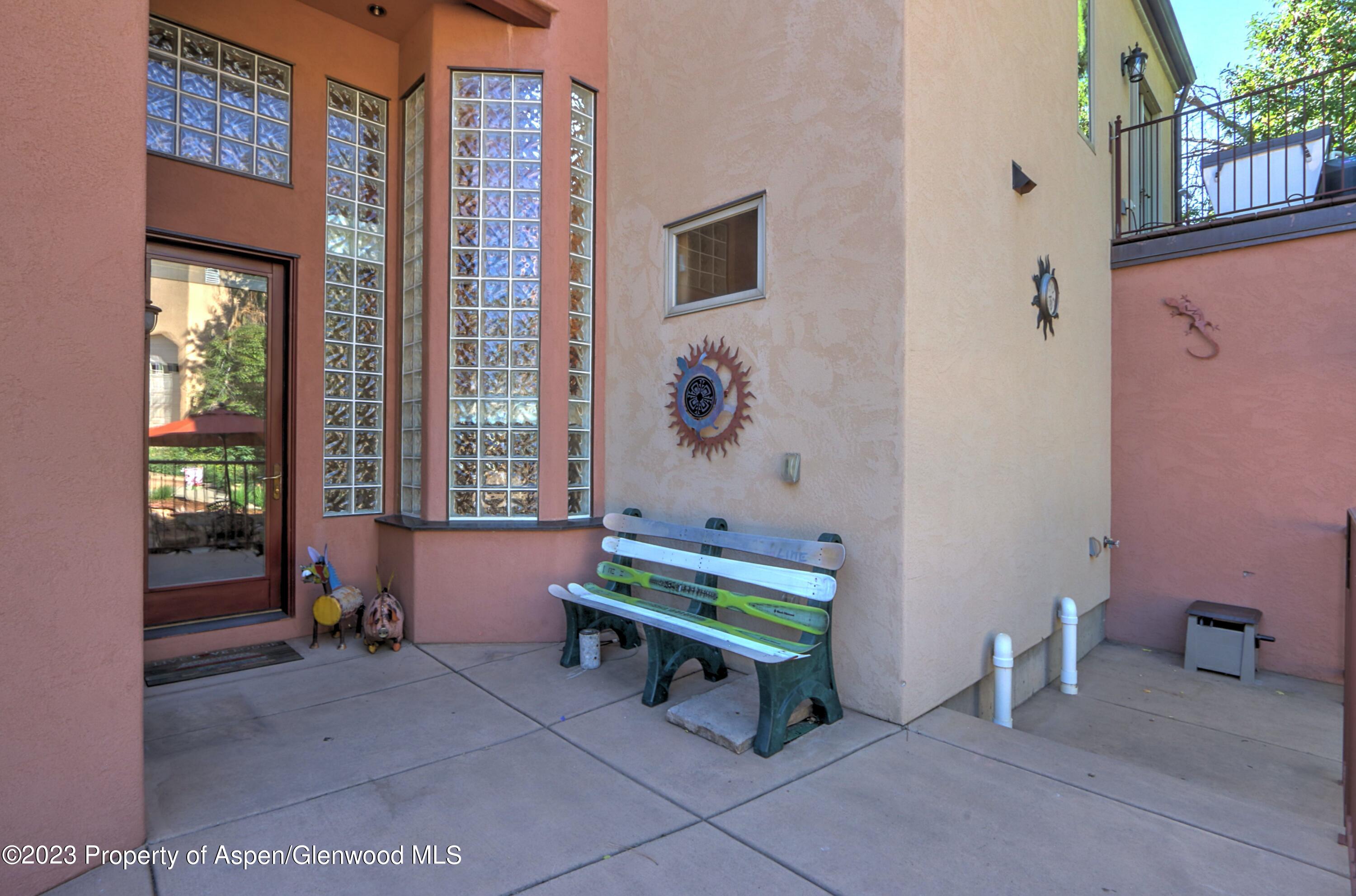 908 Red Mountain Drive Property Photo 7