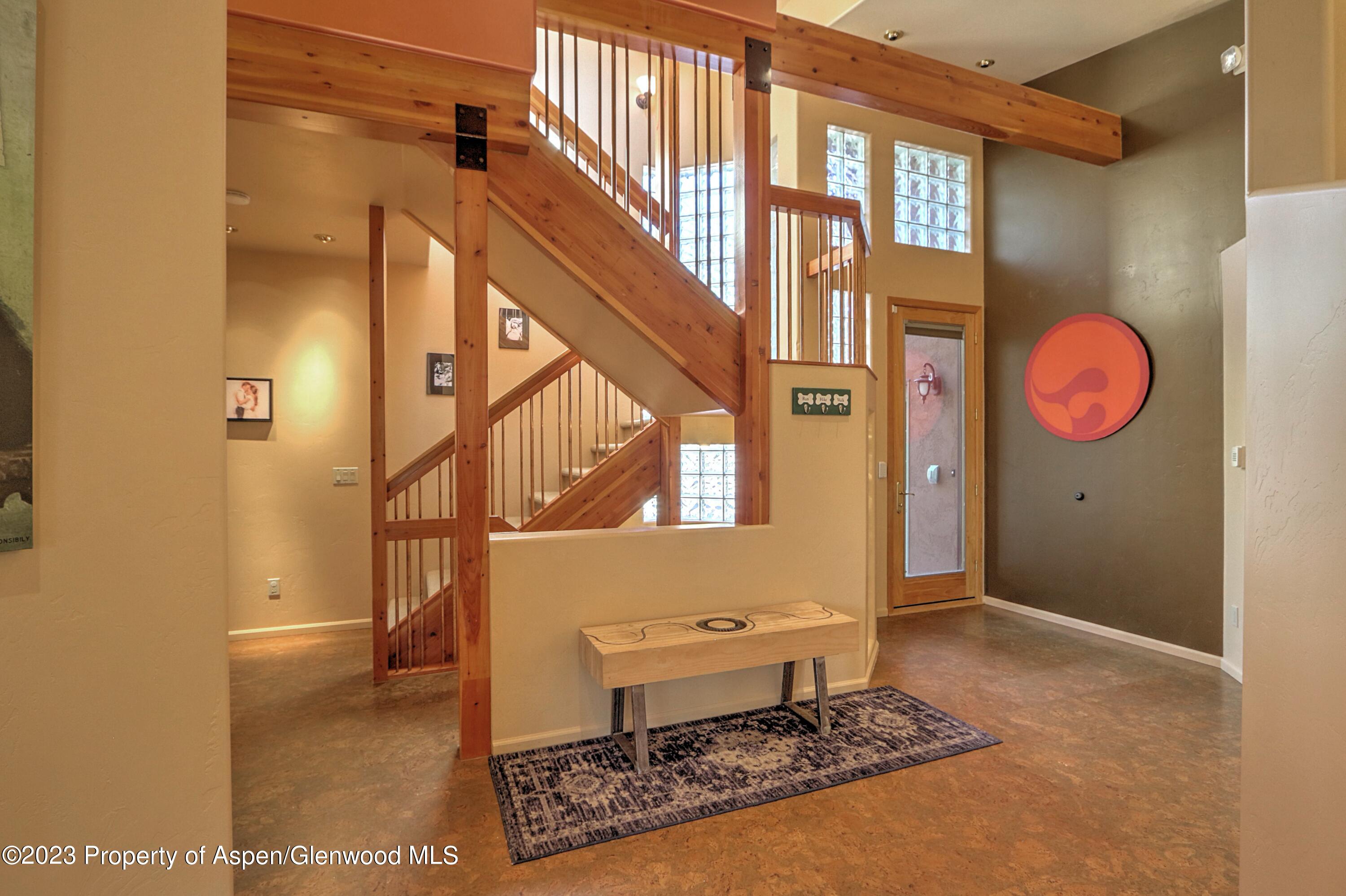 908 Red Mountain Drive Property Photo 8