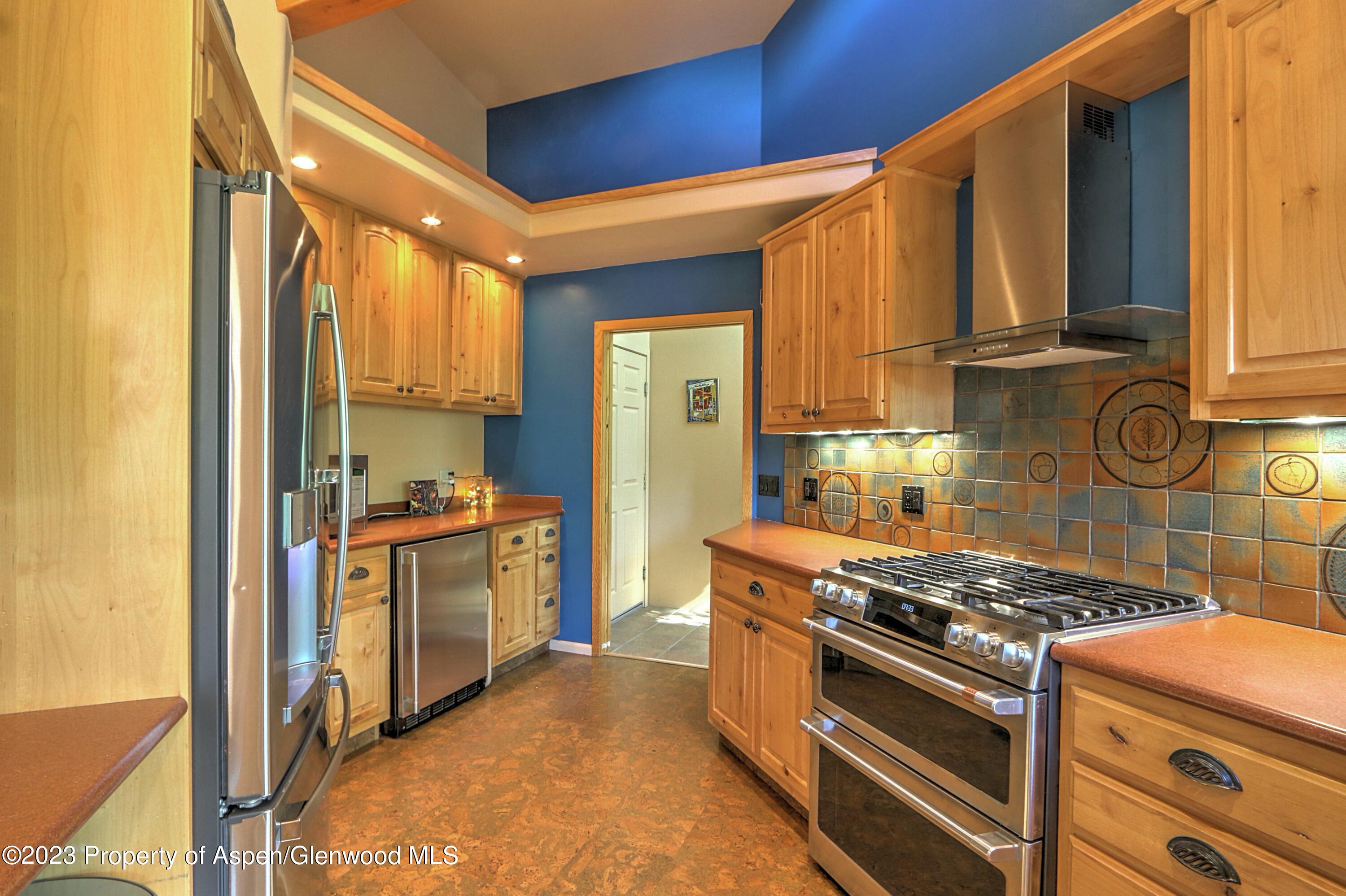 908 Red Mountain Drive Property Photo 10