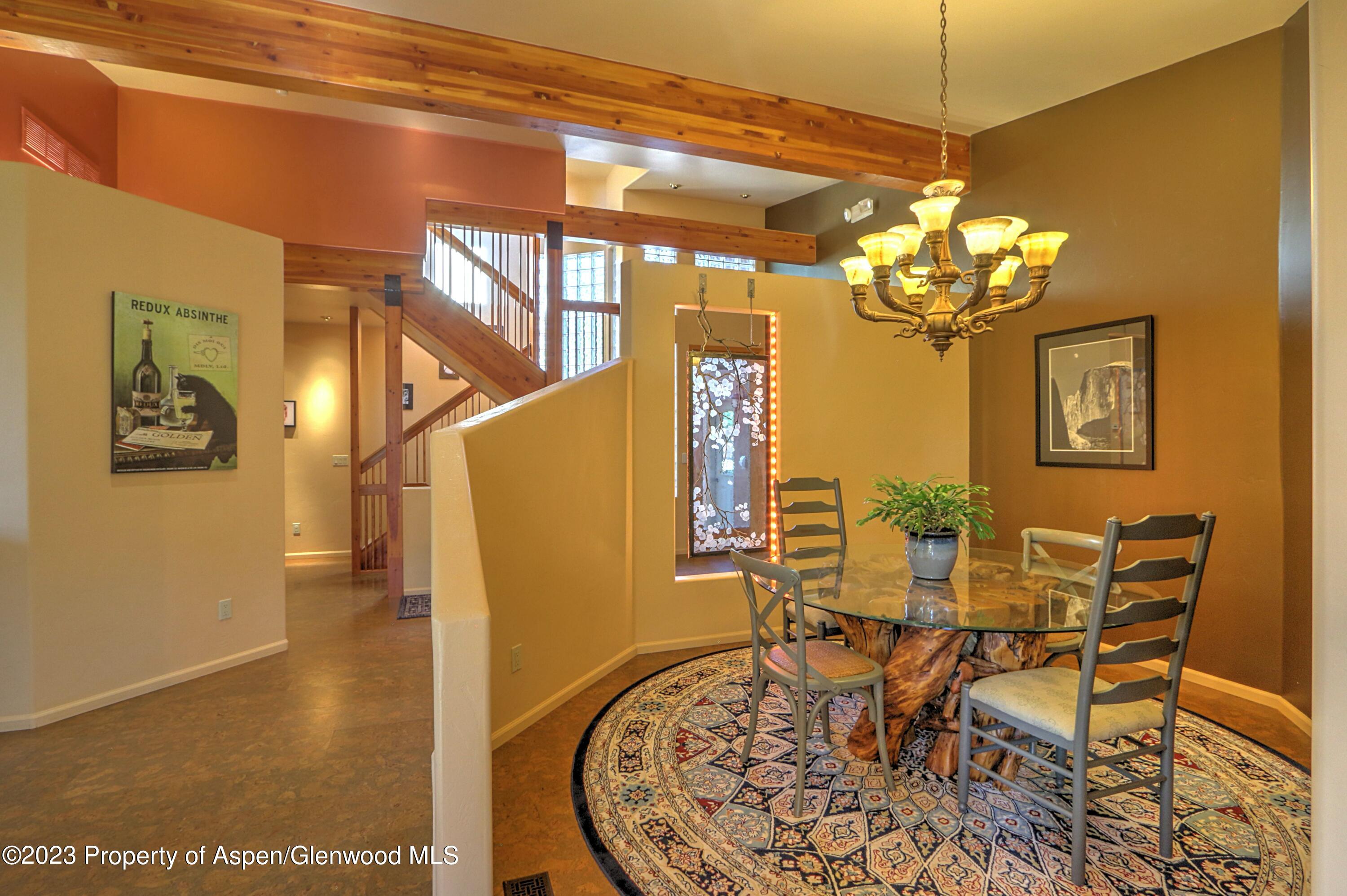908 Red Mountain Drive Property Photo 13