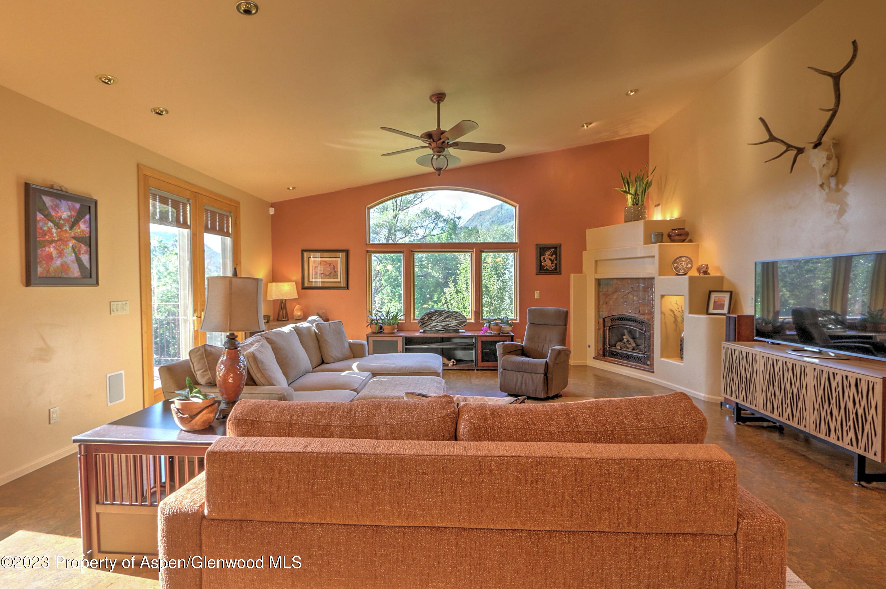 908 Red Mountain Drive Property Photo 14
