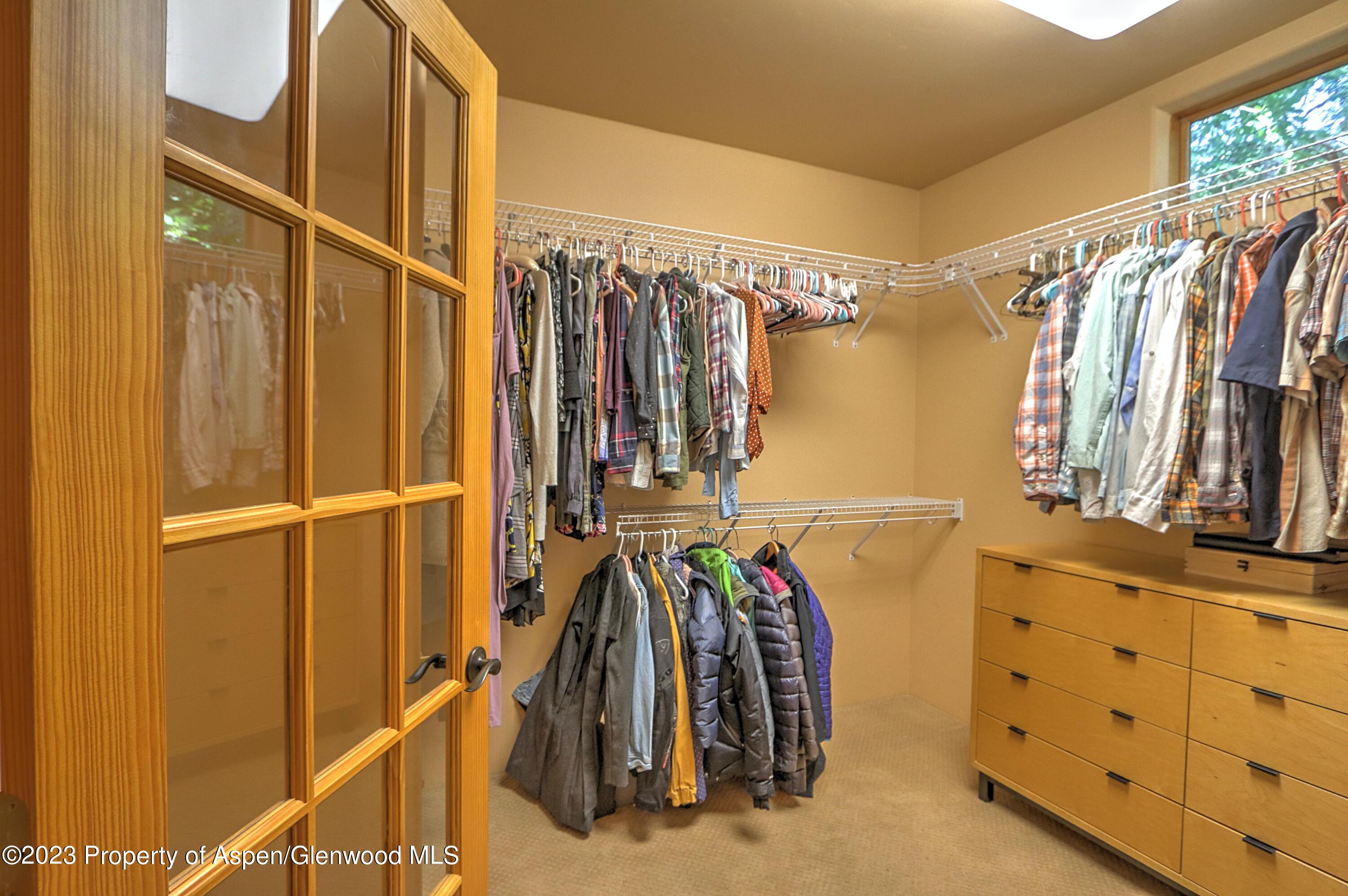 908 Red Mountain Drive Property Photo 19
