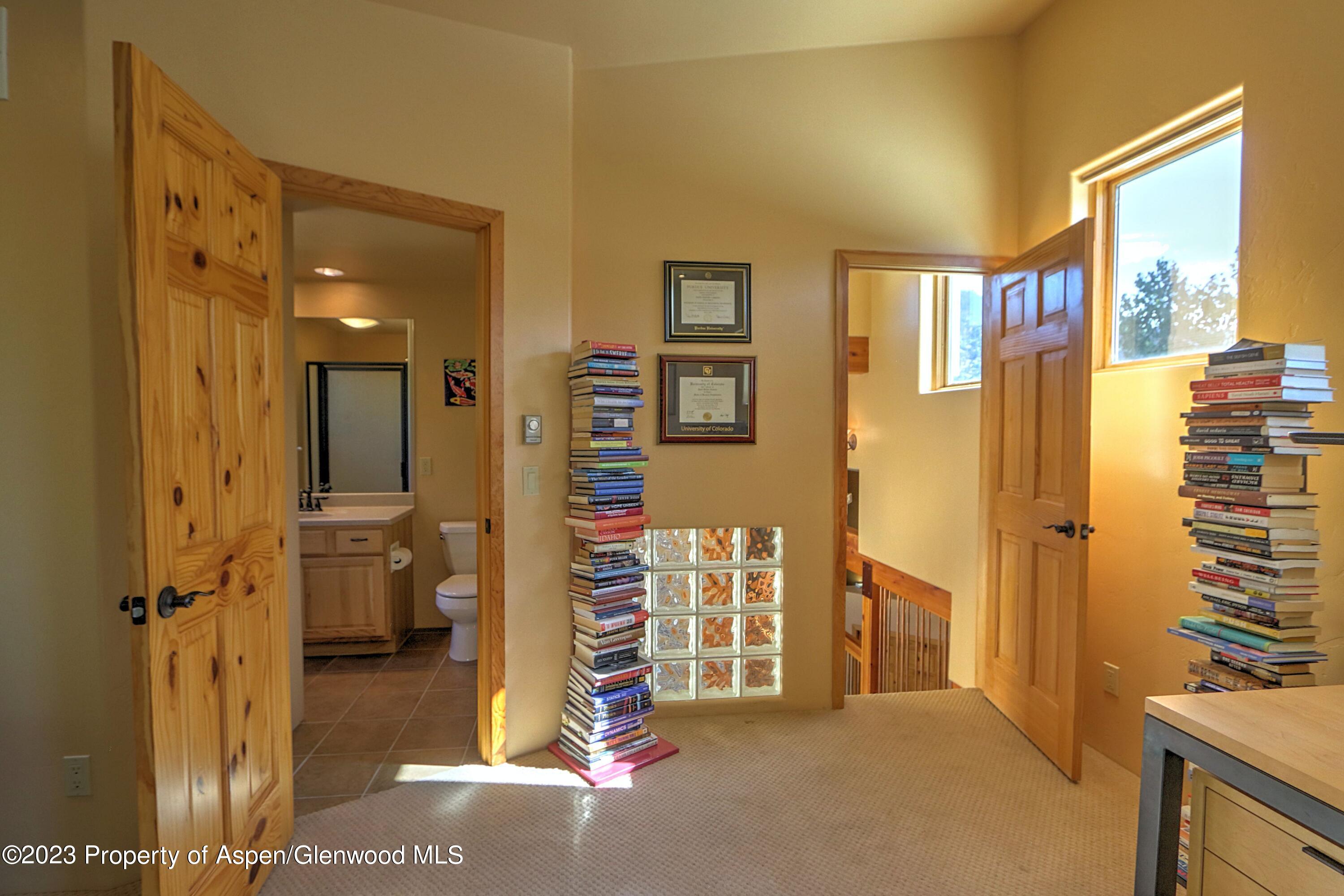 908 Red Mountain Drive Property Photo 21
