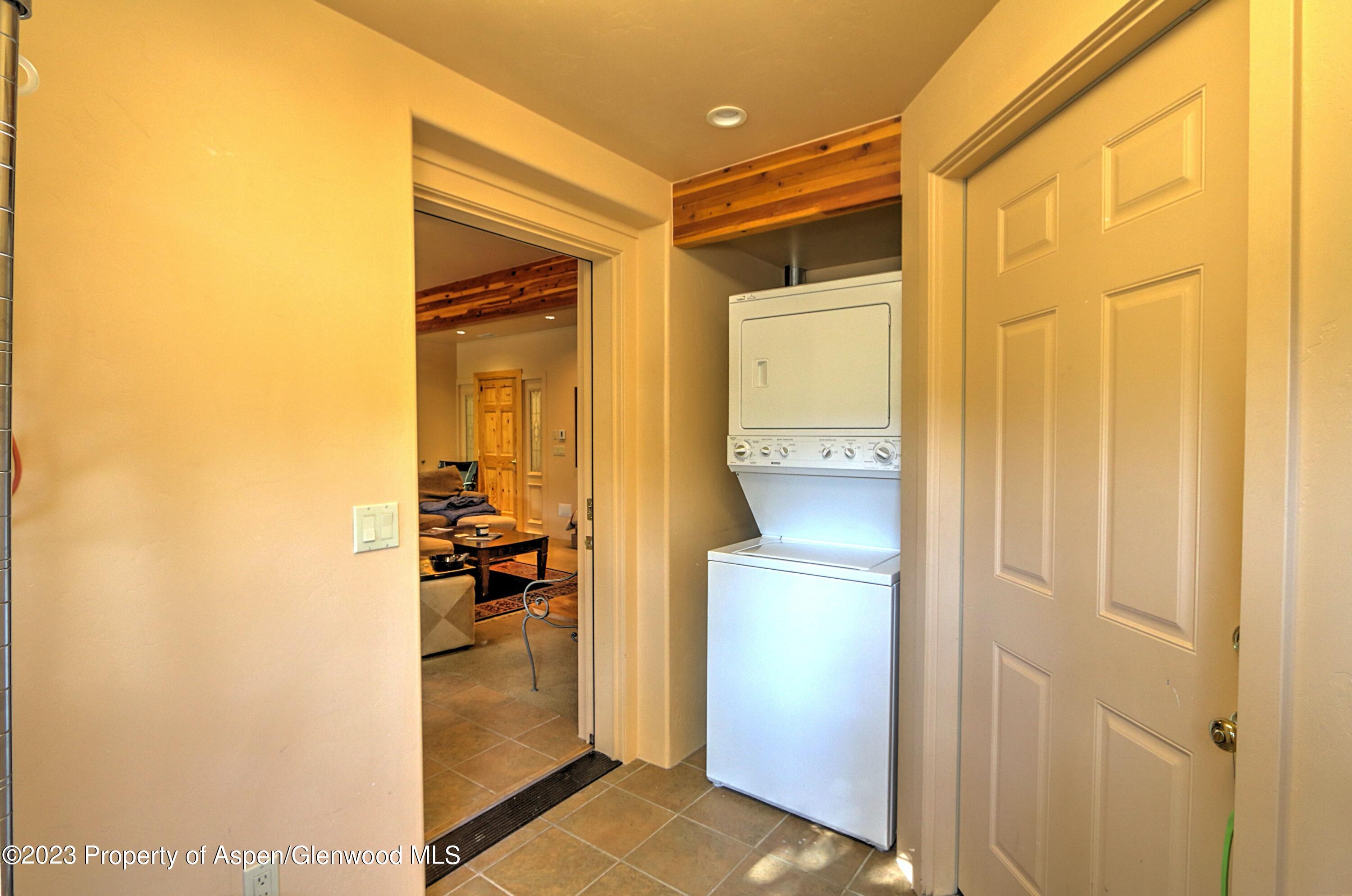 908 Red Mountain Drive Property Photo 32