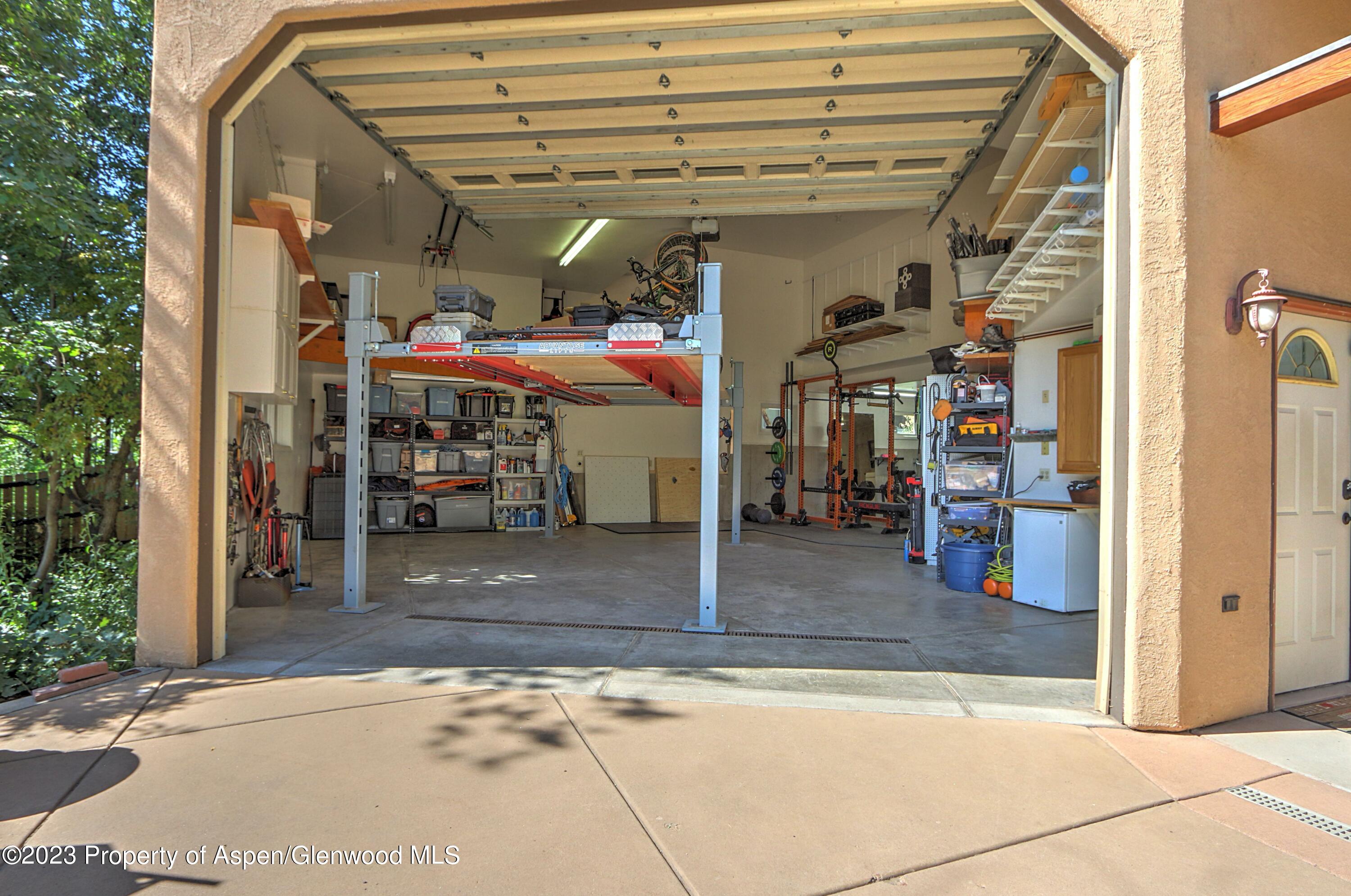 908 Red Mountain Drive Property Photo 40