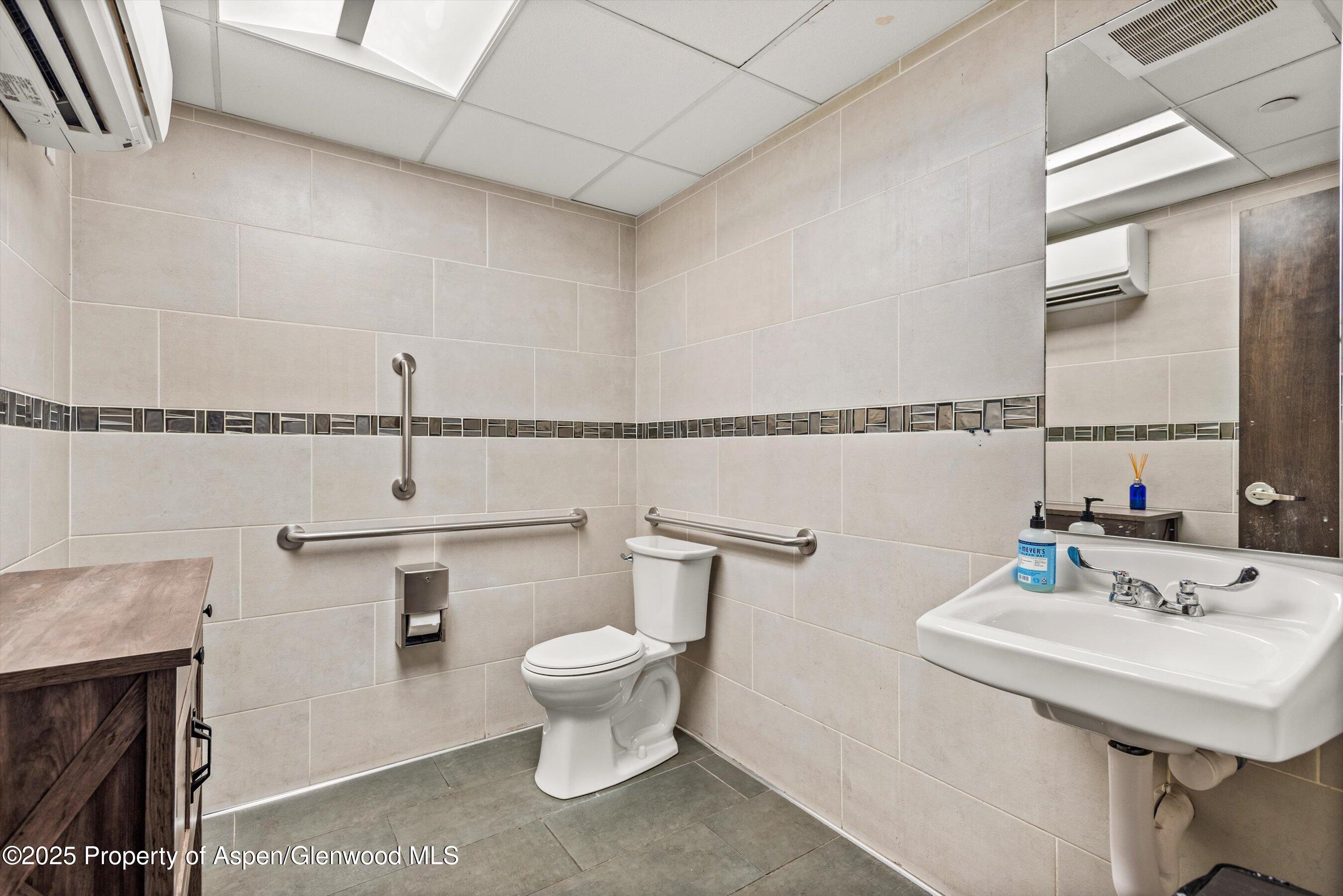 100 E Main Street 1 Property Photo 20