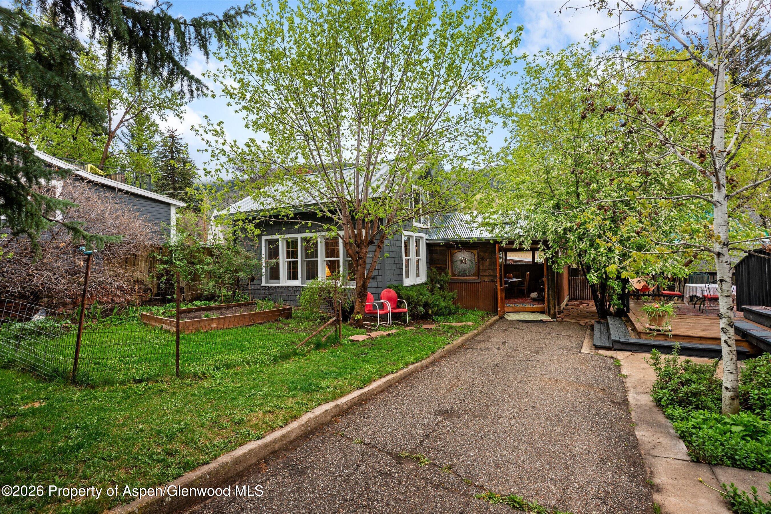 1017 Cooper Avenue Property Photo 4