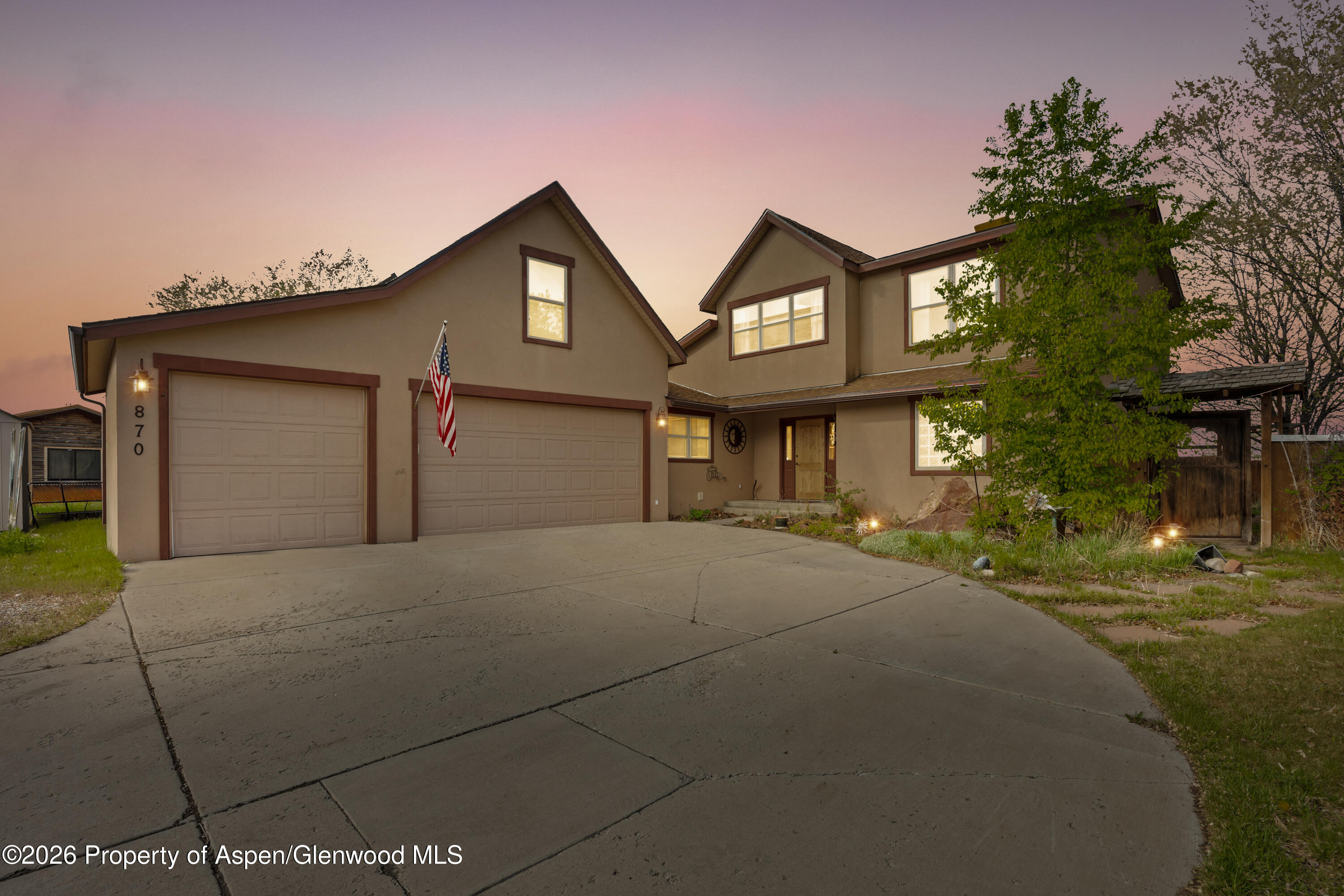 870 Hickory Drive Property Photo 1