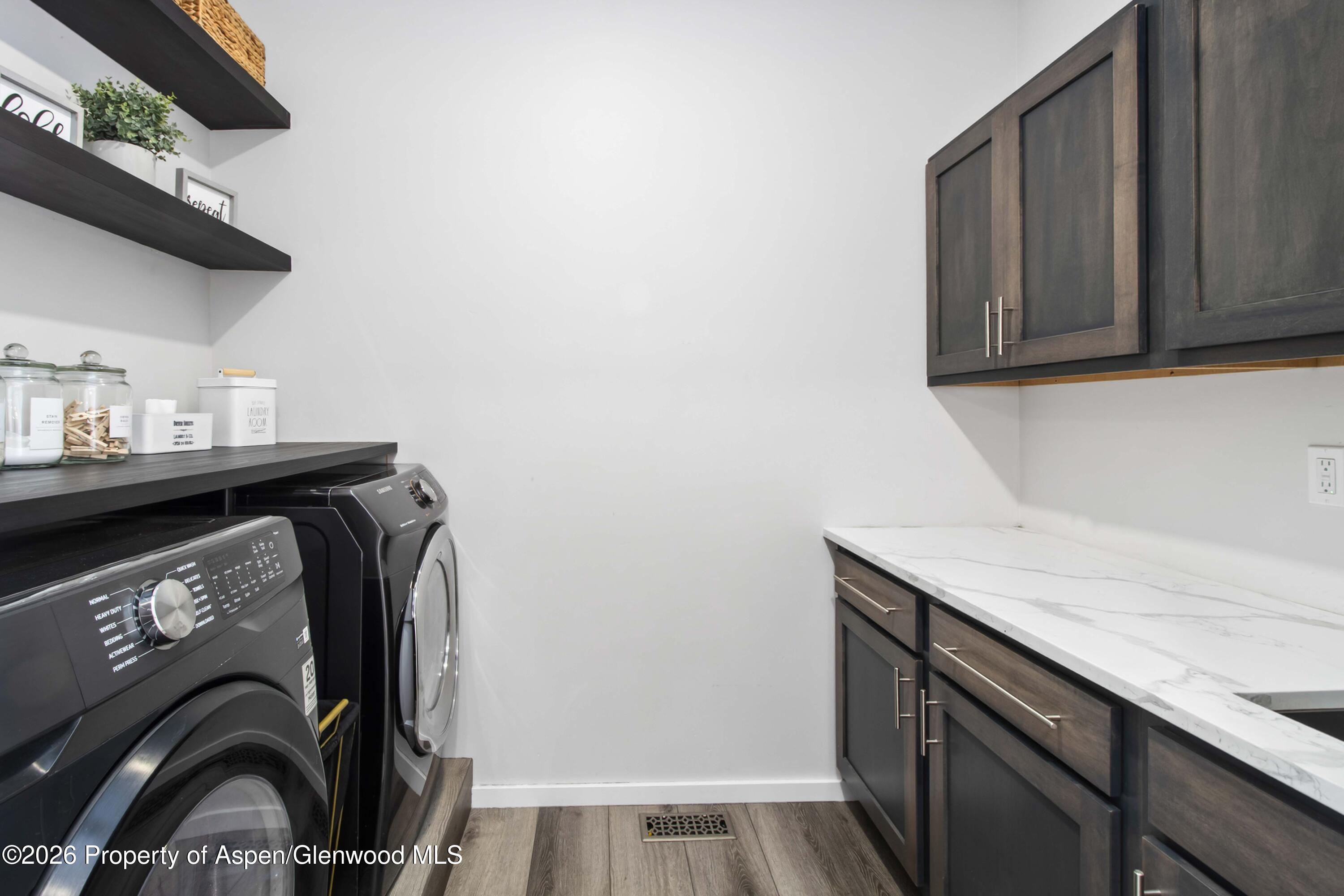1004 E 17th Street Property Photo 16