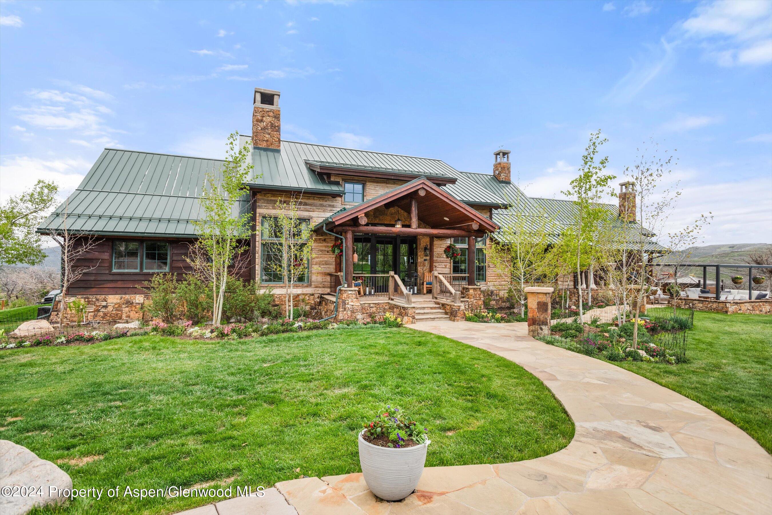 227 Sage Rim Circle Property Photo 1
