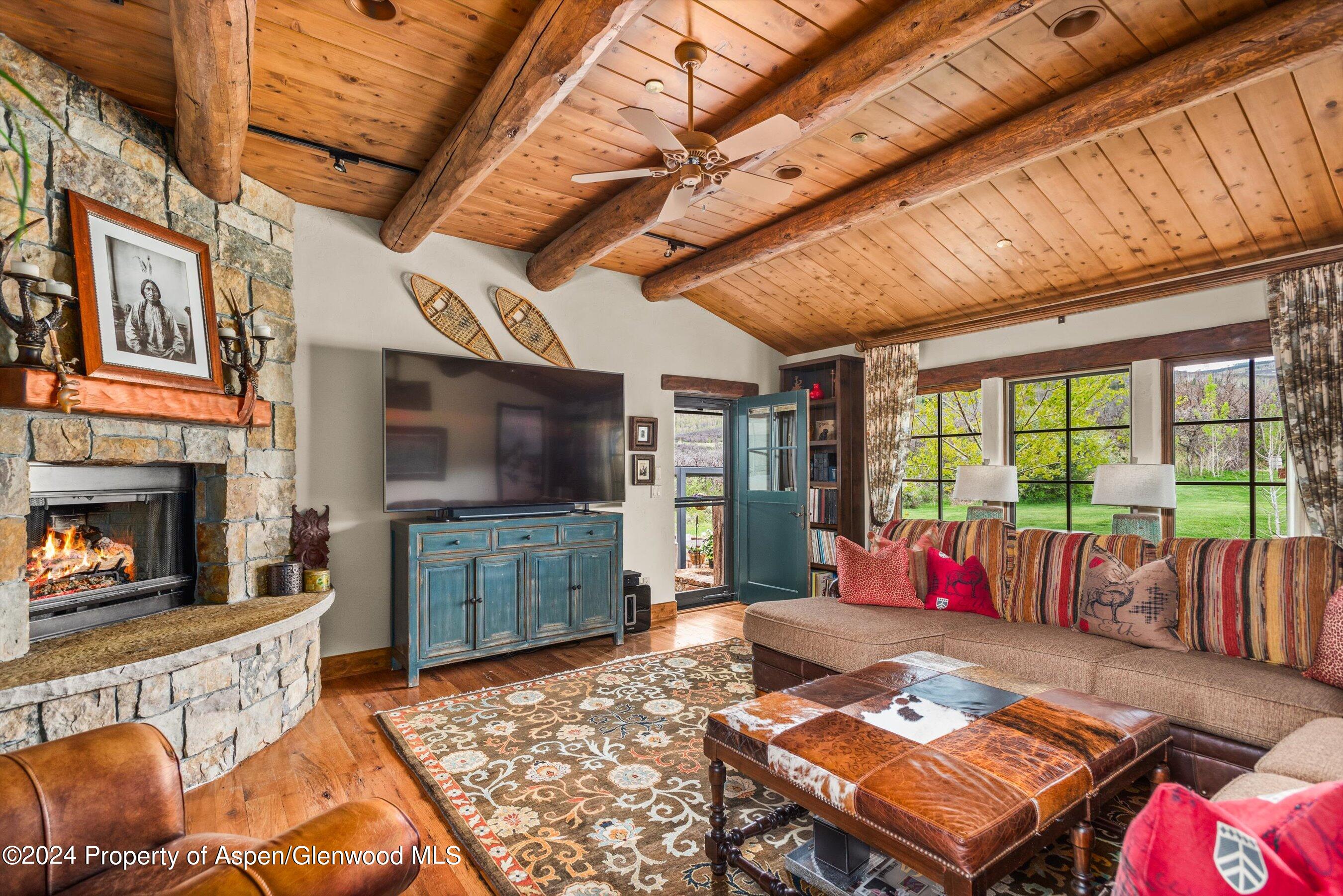 227 Sage Rim Circle Property Photo 14