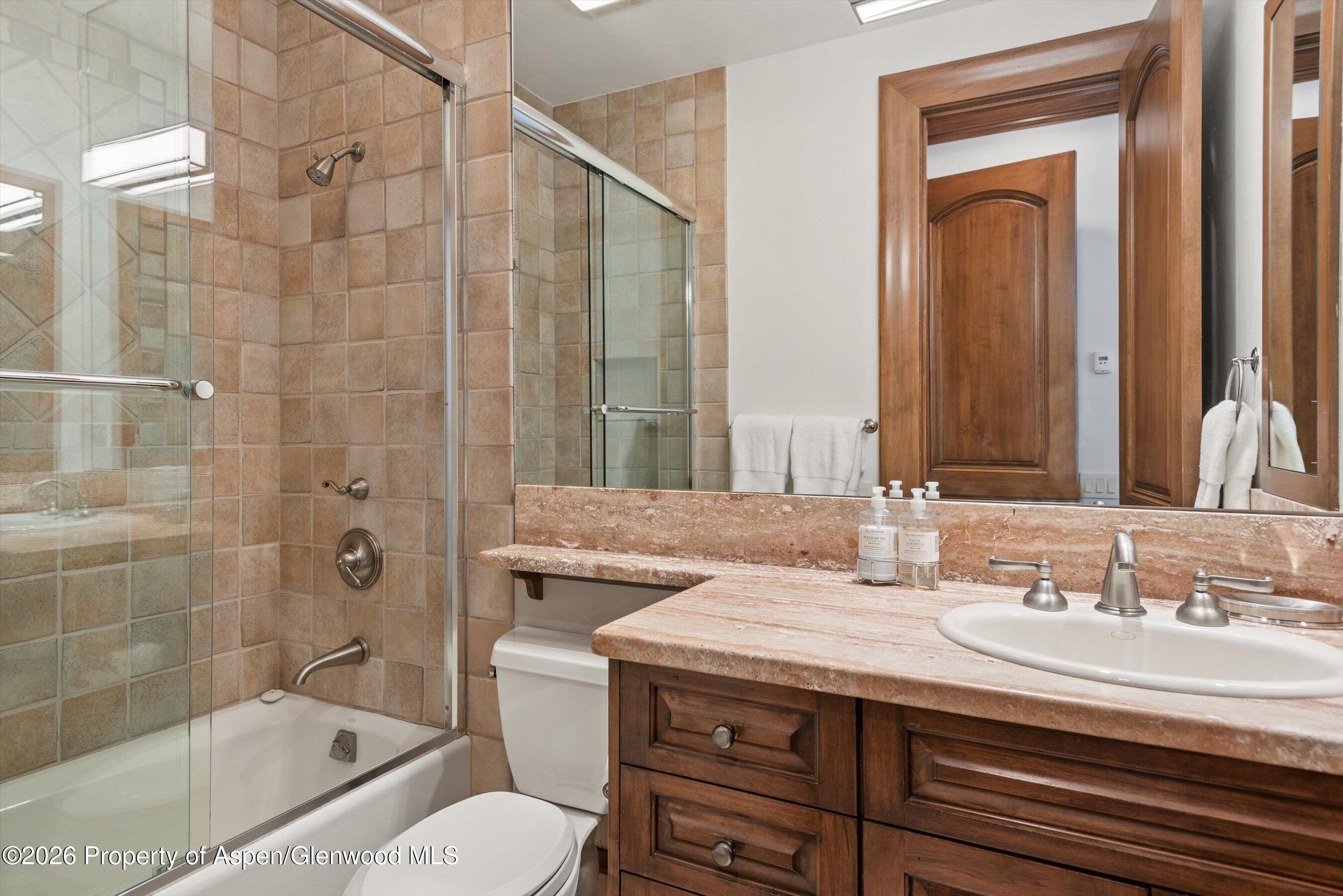 1000 Two Creeks Drive Property Photo 25
