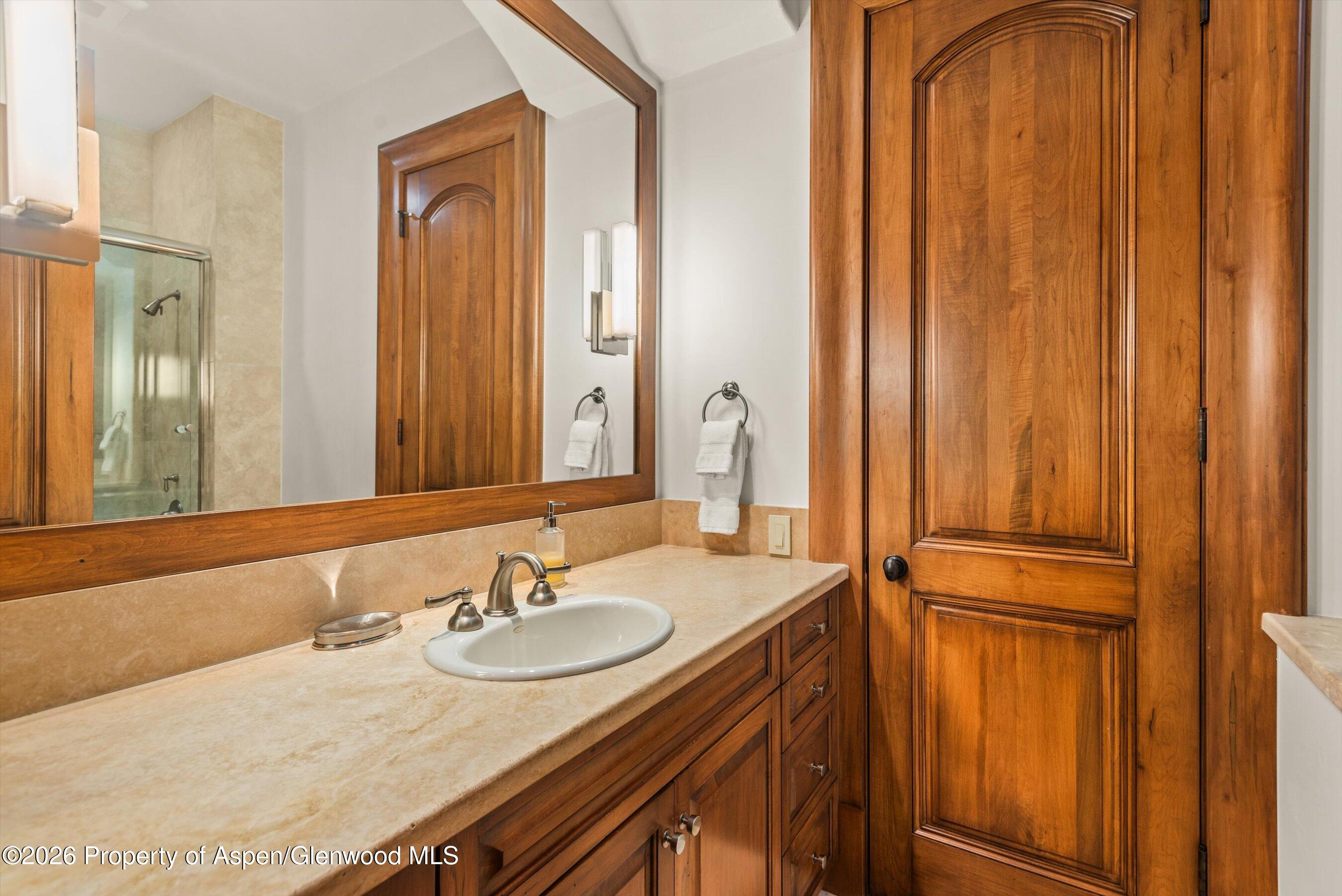 1000 Two Creeks Drive Property Photo 32