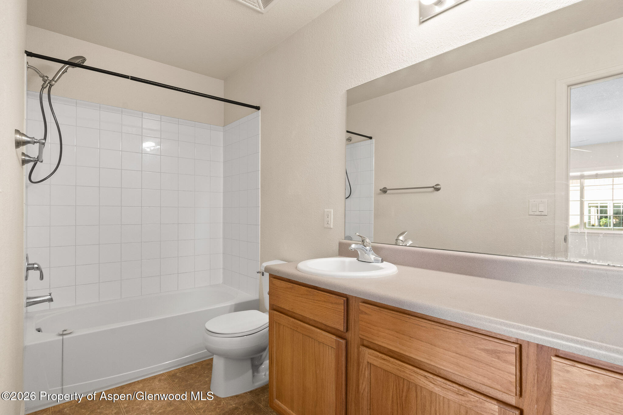 410 River View Drive 305 Property Photo 10
