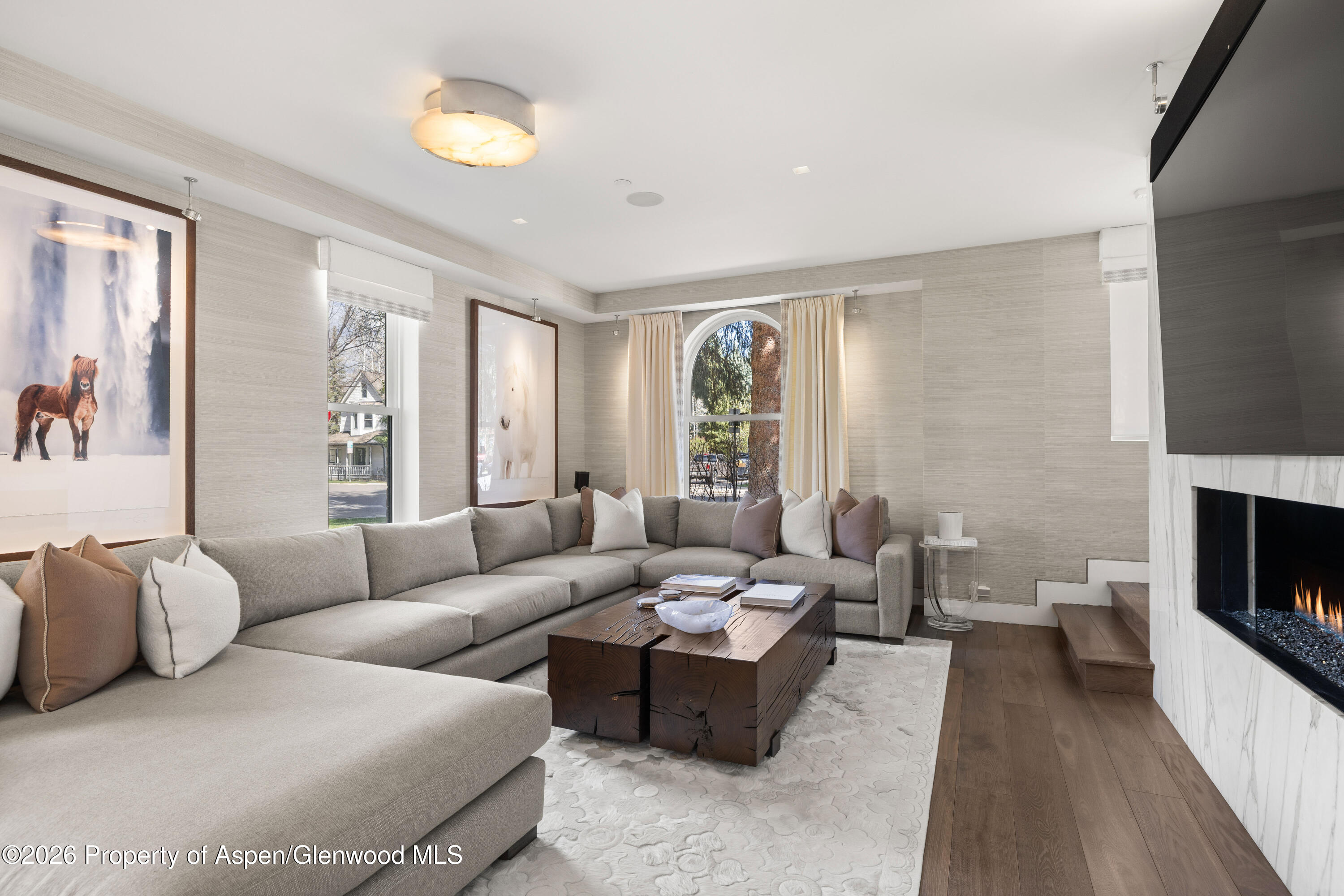 101 E Hallam Street Property Photo 3