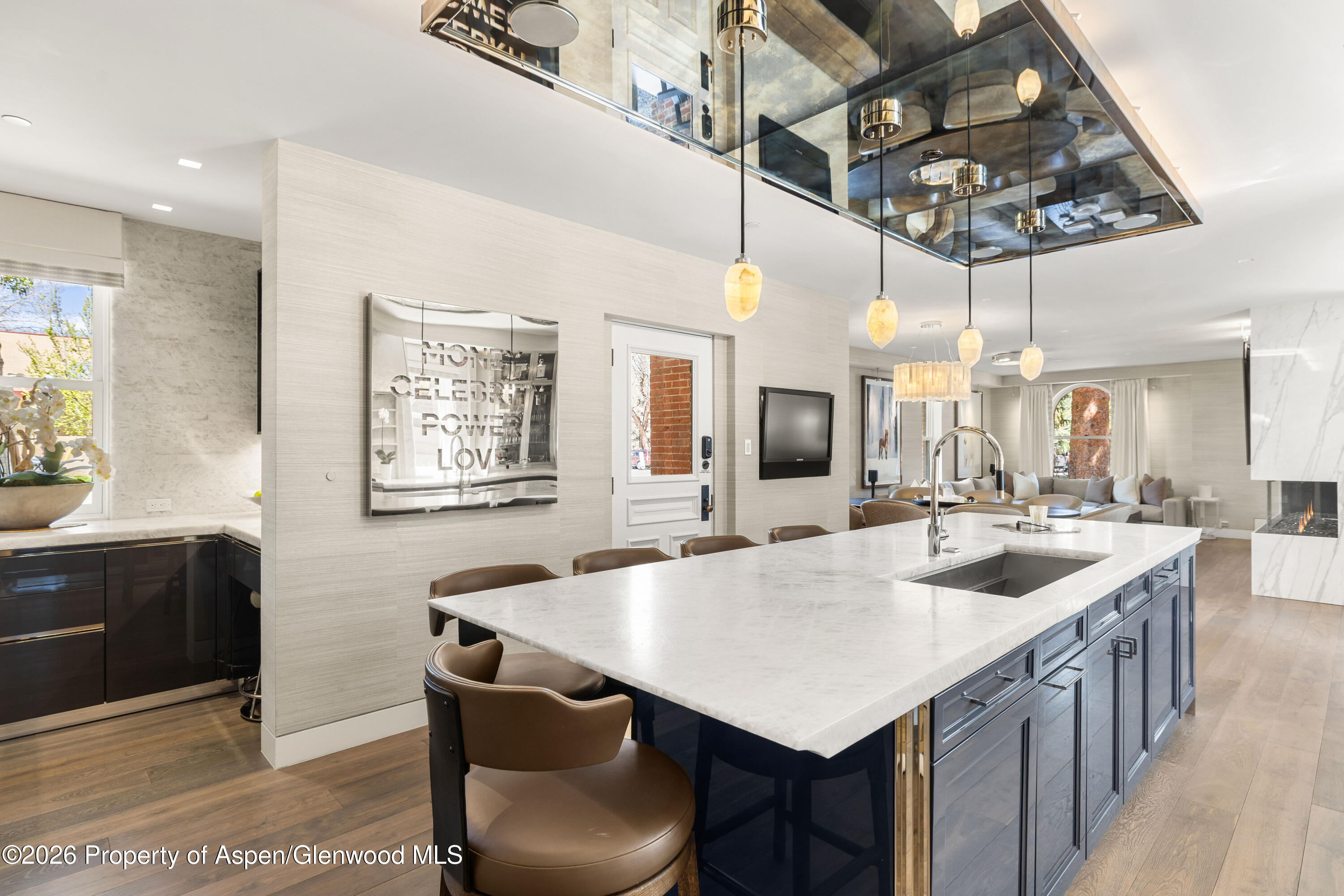 101 E Hallam Street Property Photo 10