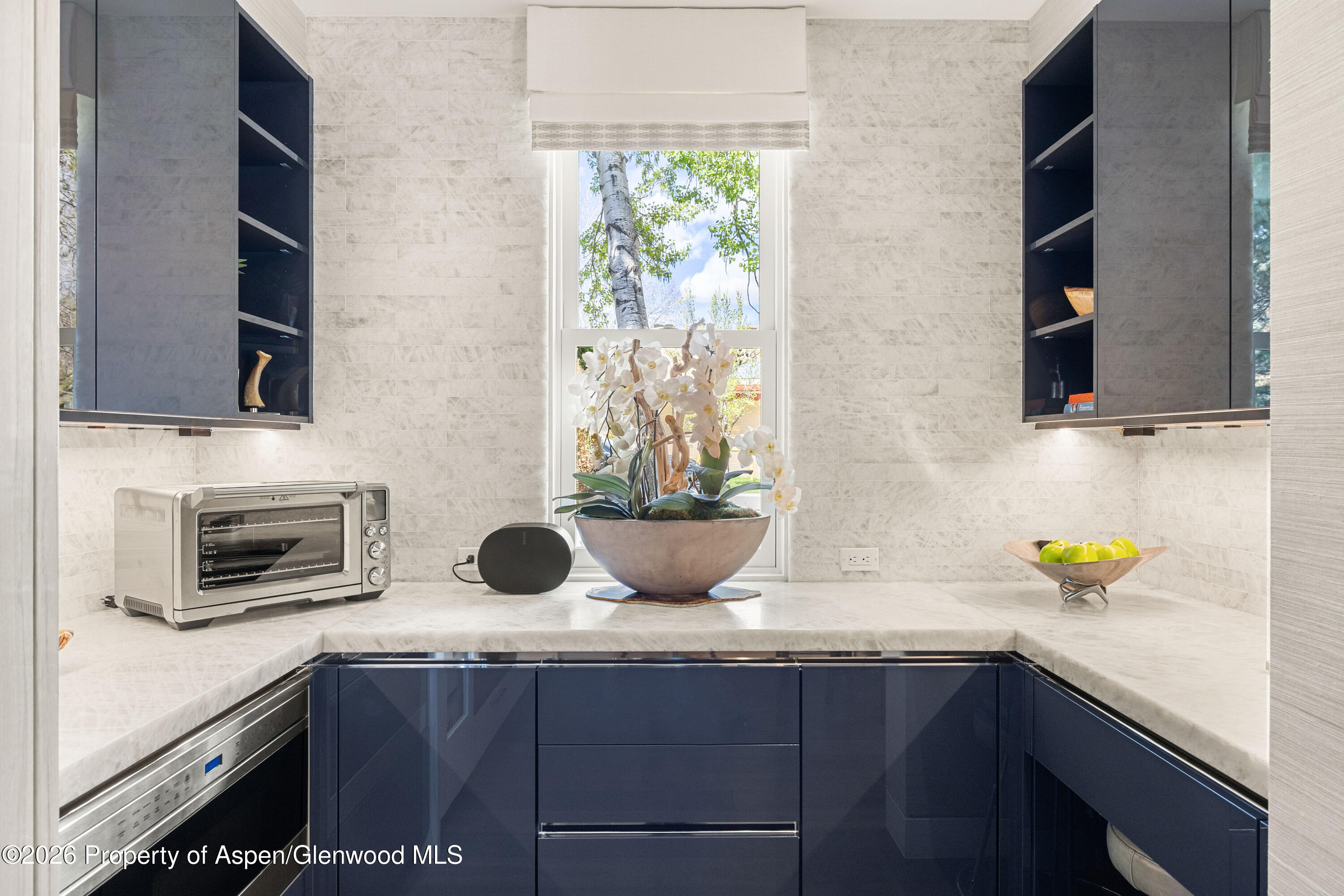 101 E Hallam Street Property Photo 12