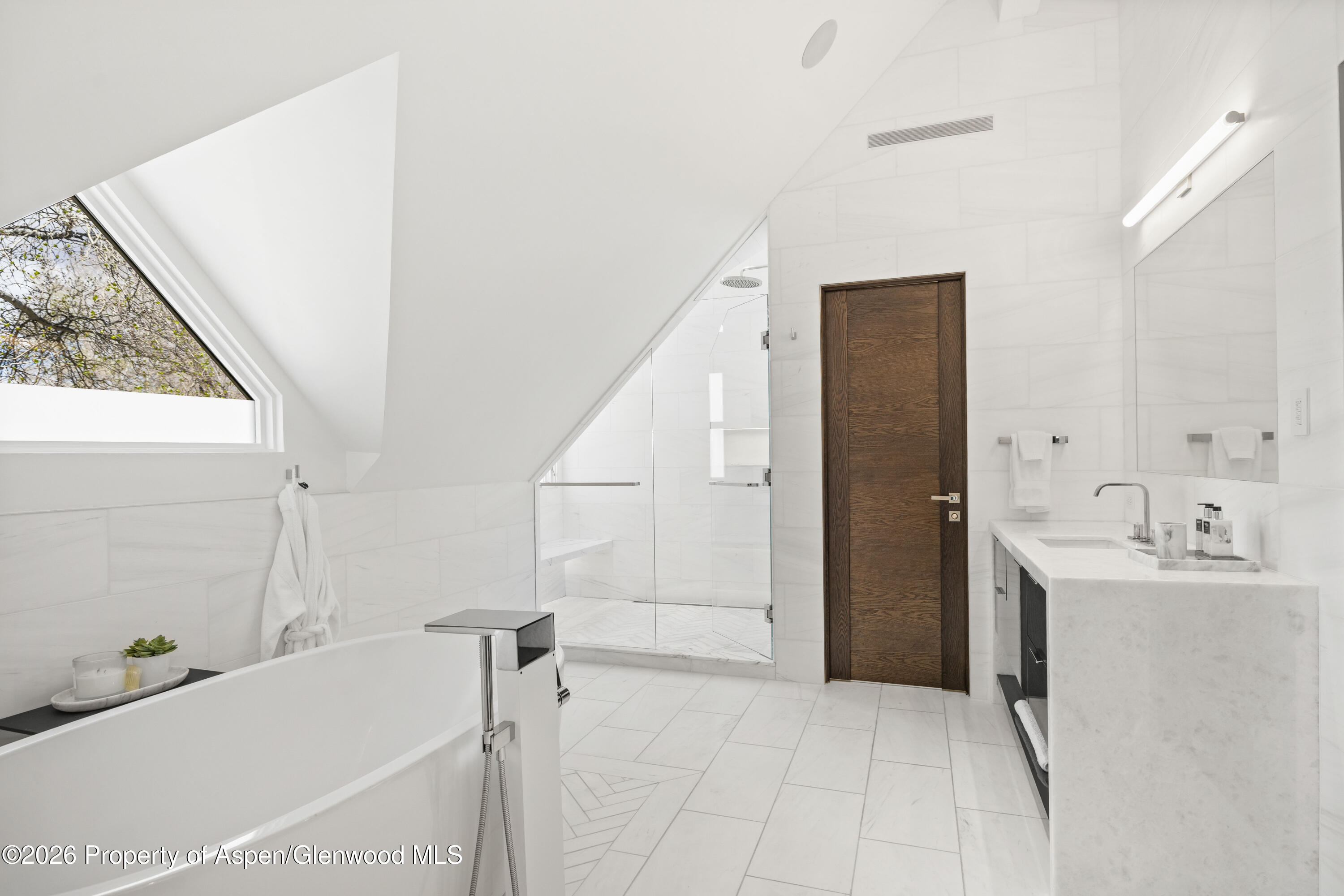 101 E Hallam Street Property Photo 24